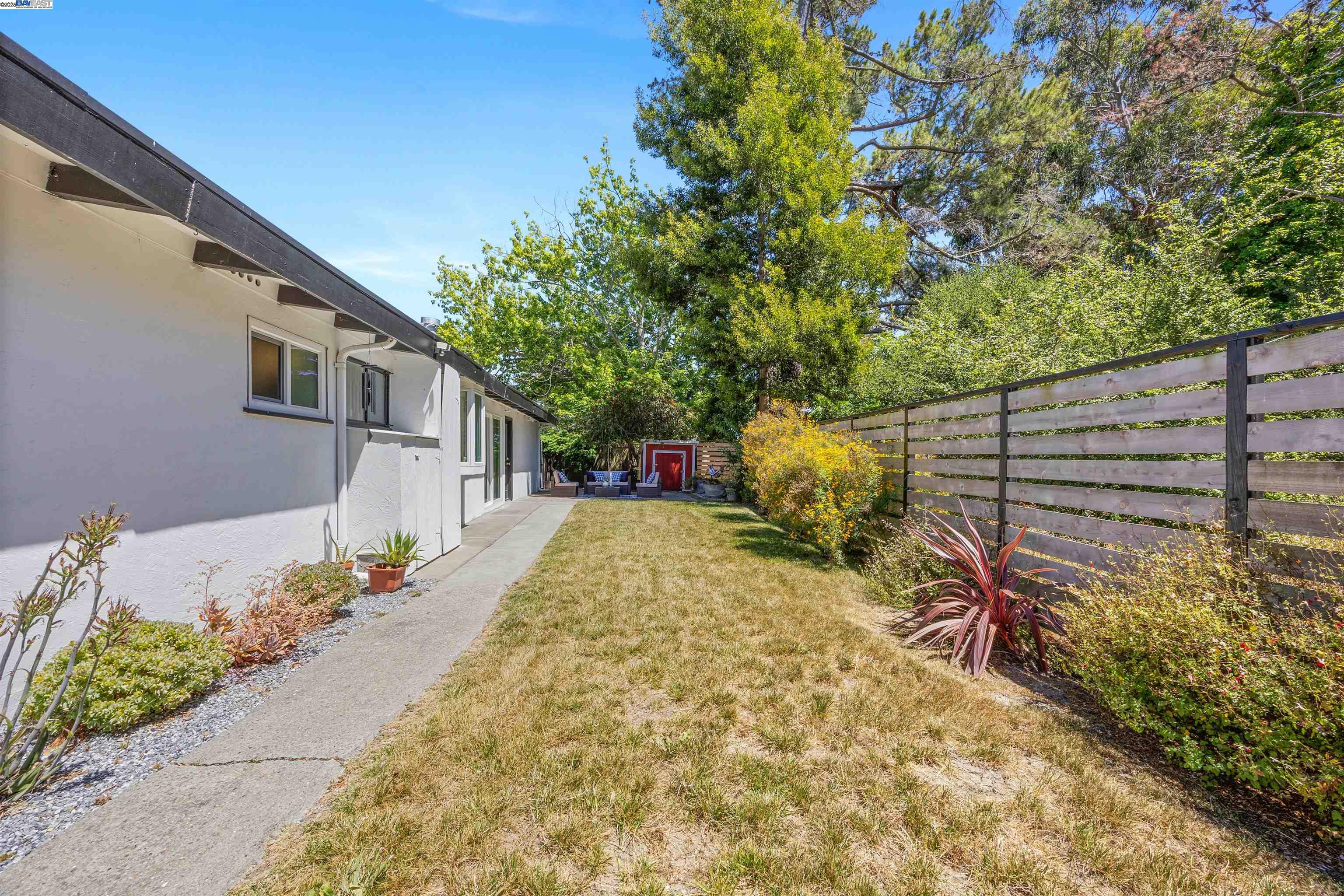 Detail Gallery Image 30 of 36 For 4600 Driftwood Ct, El Sobrante,  CA 94803 - 3 Beds | 2 Baths