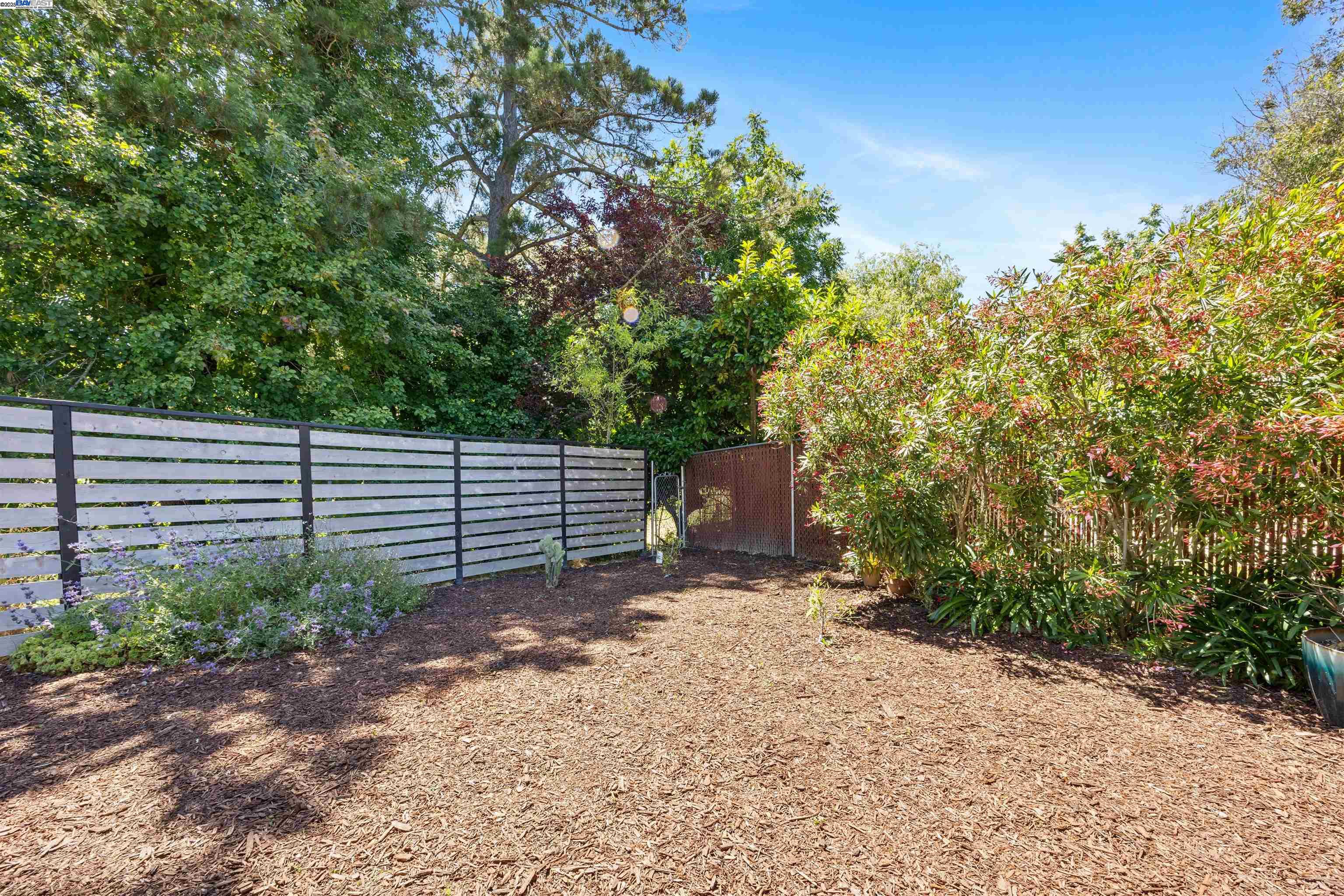 Detail Gallery Image 31 of 36 For 4600 Driftwood Ct, El Sobrante,  CA 94803 - 3 Beds | 2 Baths
