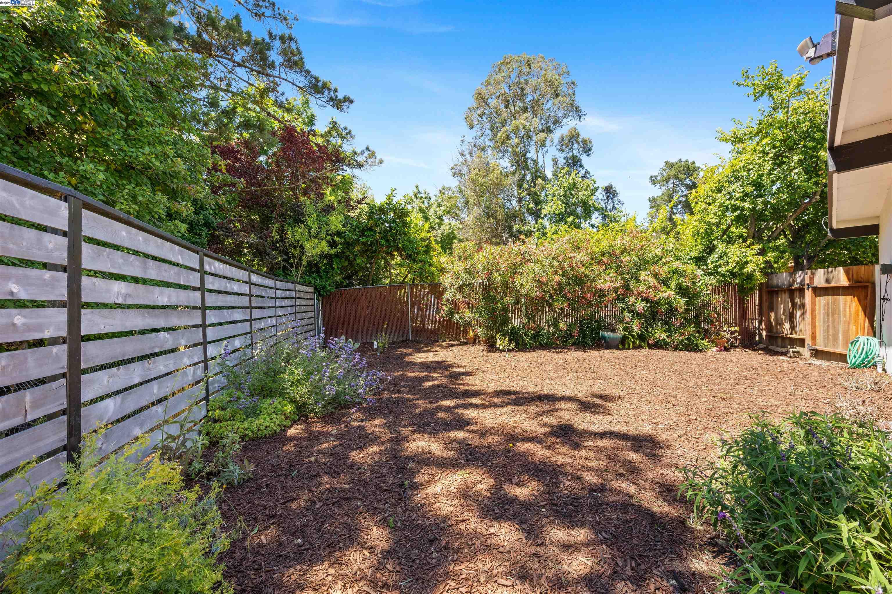 Detail Gallery Image 32 of 36 For 4600 Driftwood Ct, El Sobrante,  CA 94803 - 3 Beds | 2 Baths