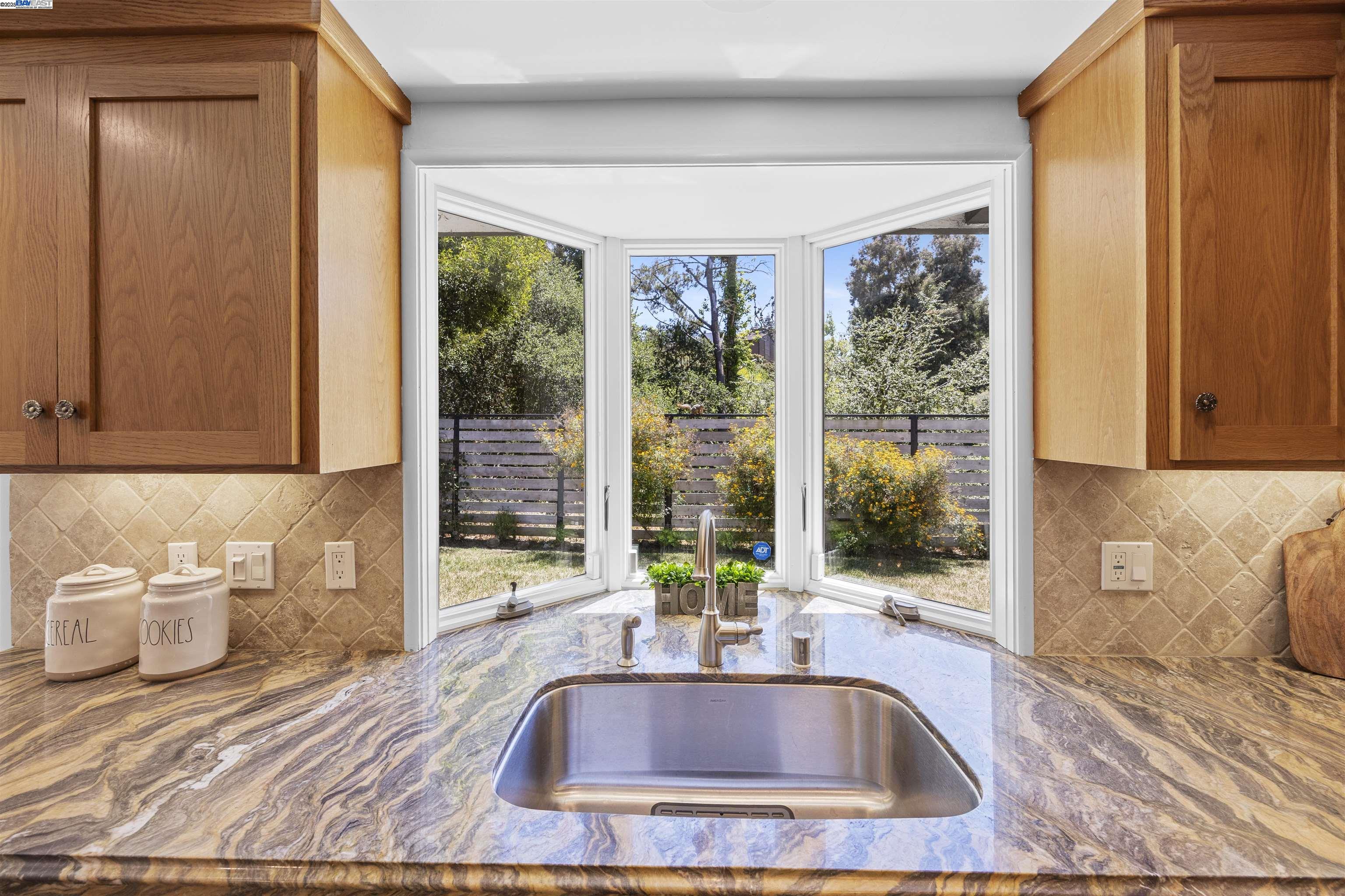 Detail Gallery Image 10 of 36 For 4600 Driftwood Ct, El Sobrante,  CA 94803 - 3 Beds | 2 Baths