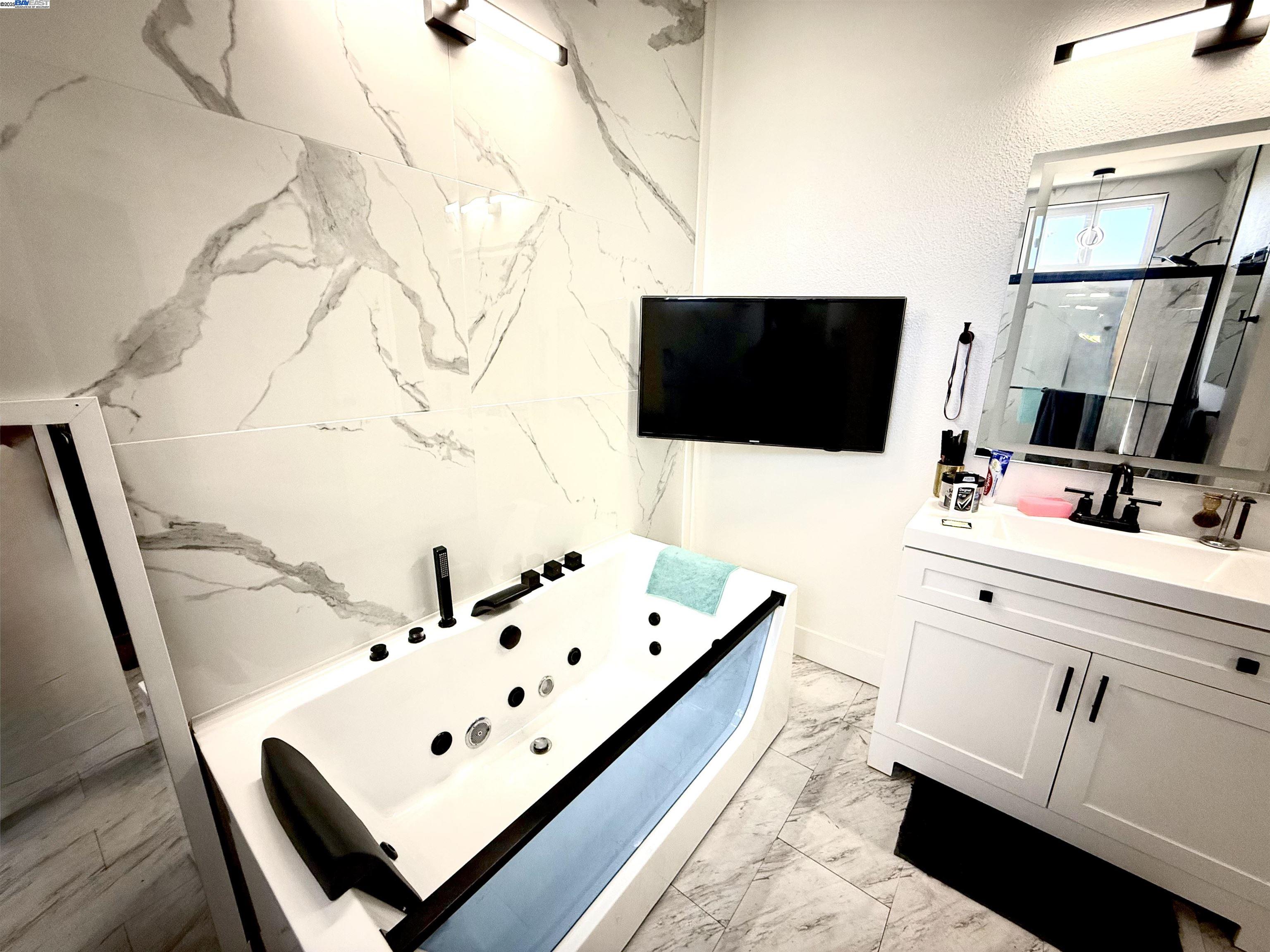 Detail Gallery Image 18 of 19 For 1225 Vienna Dr #450,  Sunnyvale,  CA 94089 - 3 Beds | 2 Baths