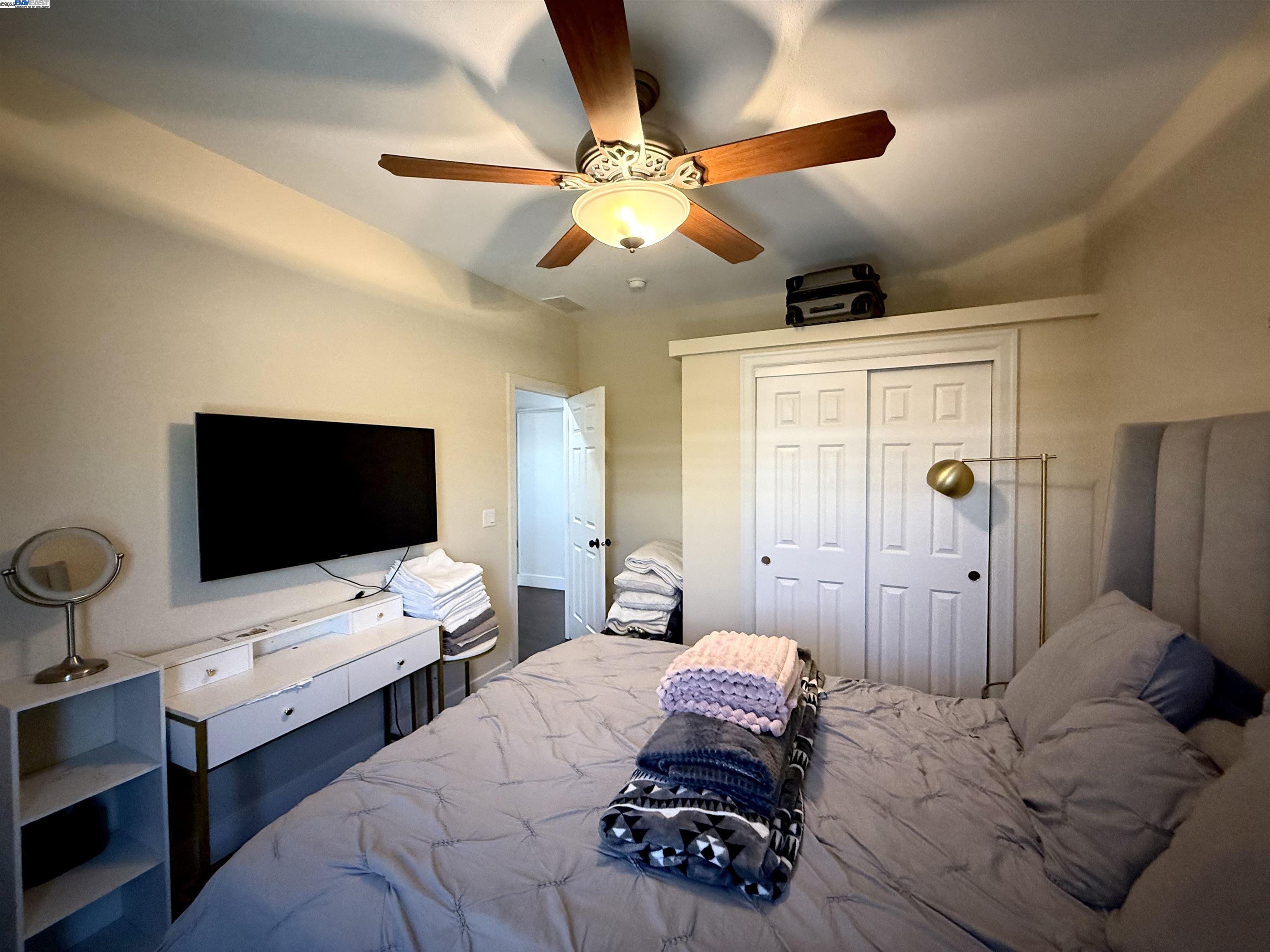 Detail Gallery Image 8 of 19 For 1225 Vienna Dr #450,  Sunnyvale,  CA 94089 - 3 Beds | 2 Baths
