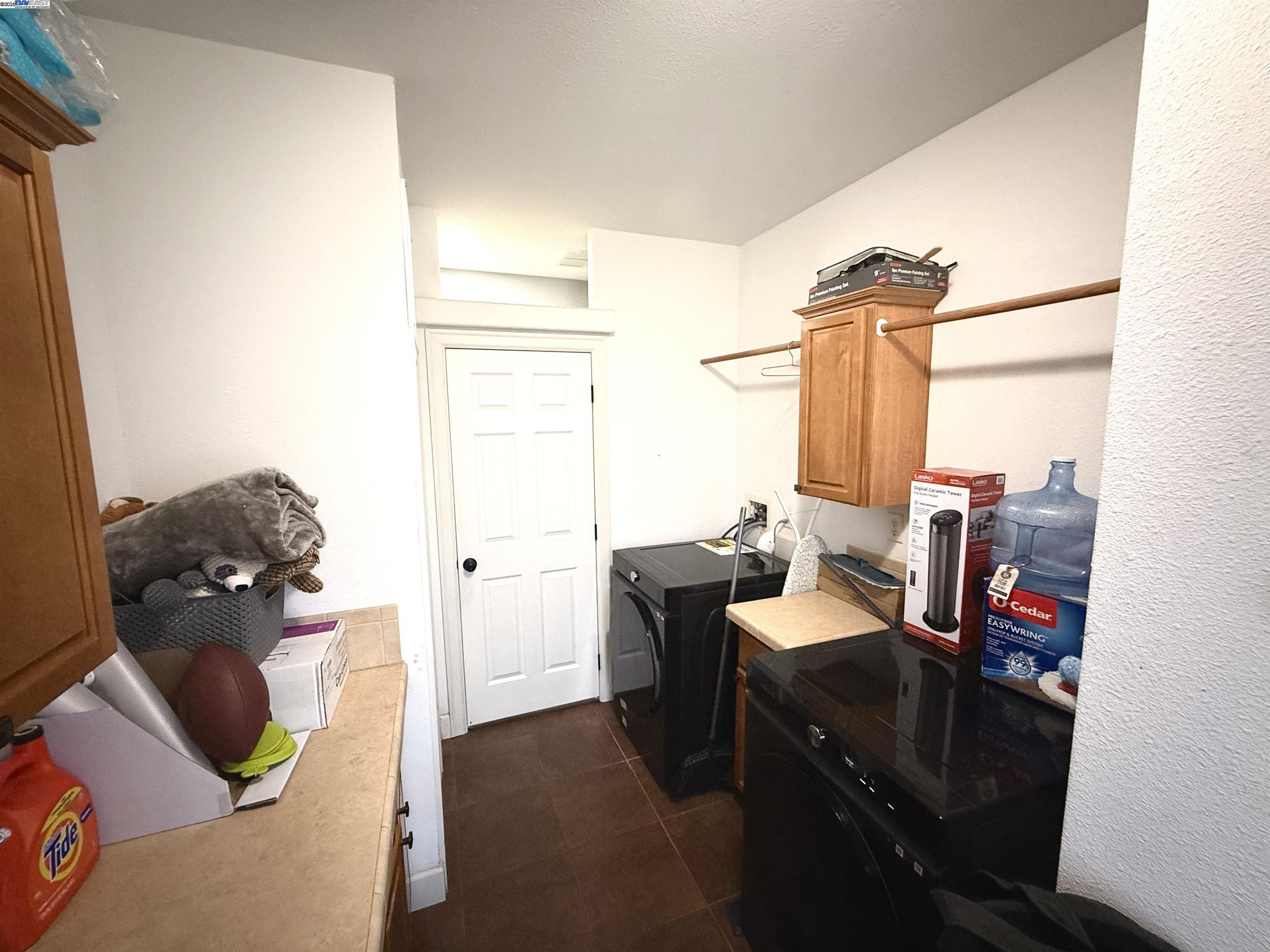 Detail Gallery Image 10 of 19 For 1225 Vienna Dr #450,  Sunnyvale,  CA 94089 - 3 Beds | 2 Baths