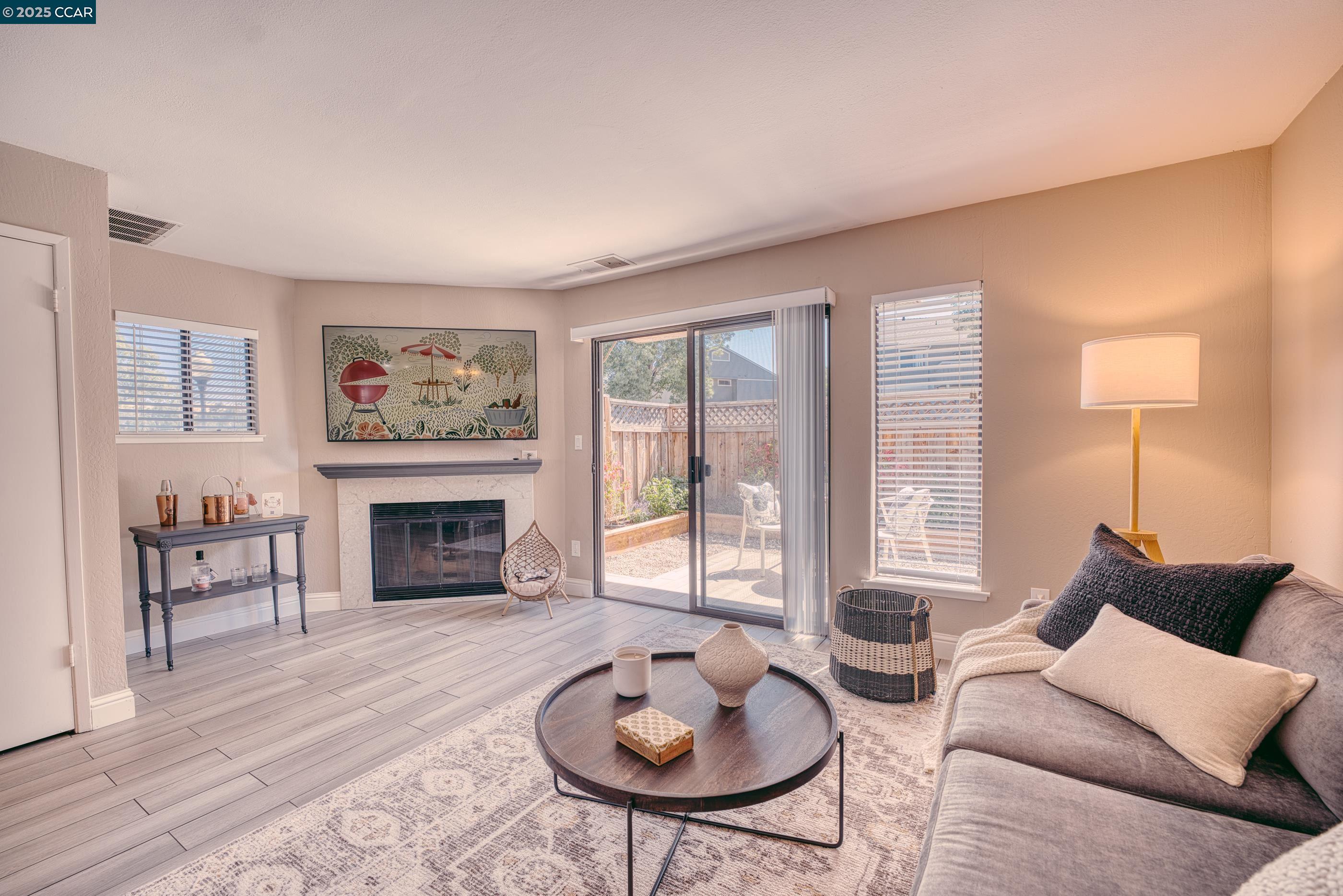 Photo #5: 41102314 Listing 