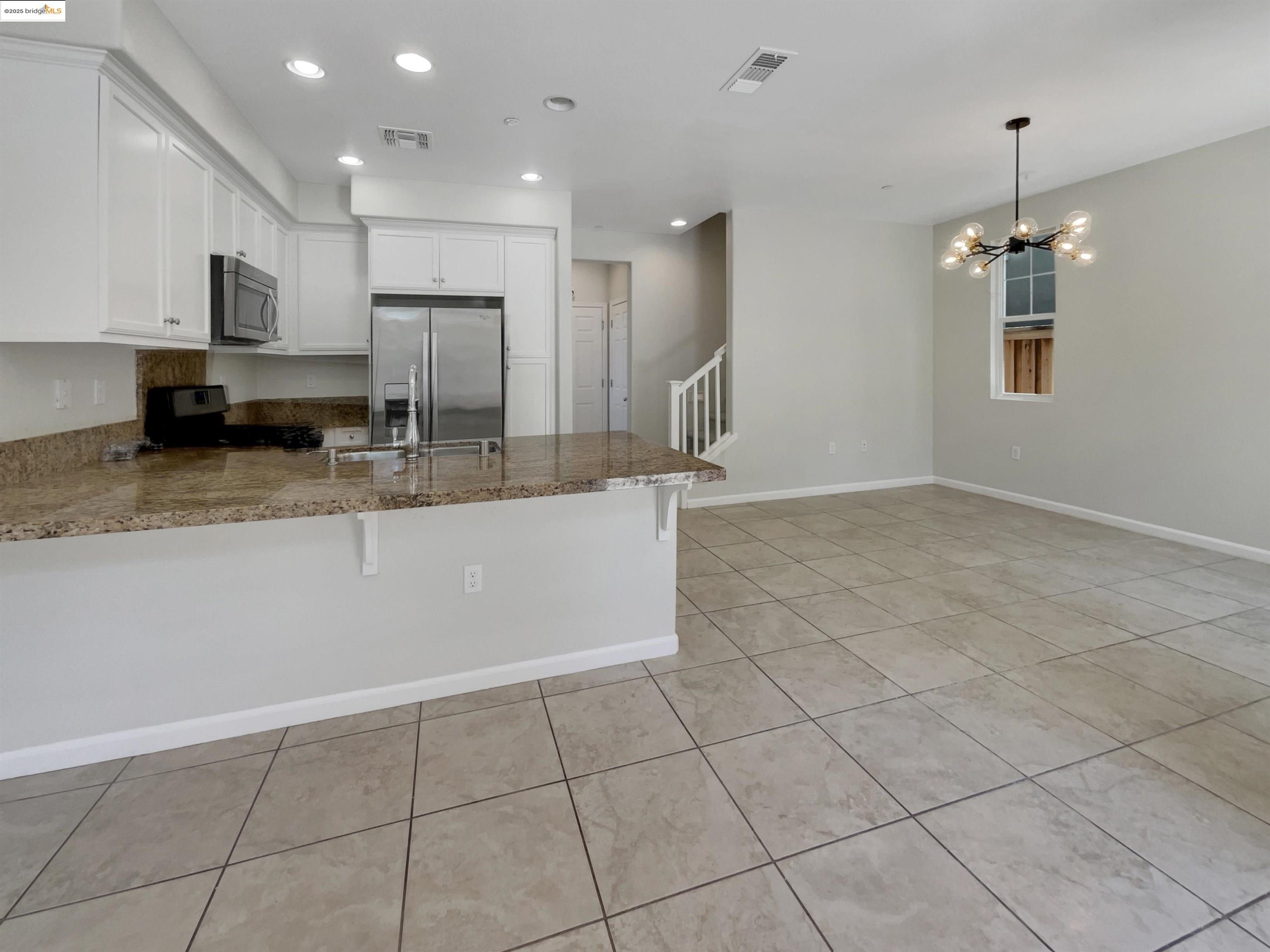 Detail Gallery Image 13 of 30 For 789 King Palm Ln, Brentwood,  CA 94513 - 3 Beds | 2/1 Baths