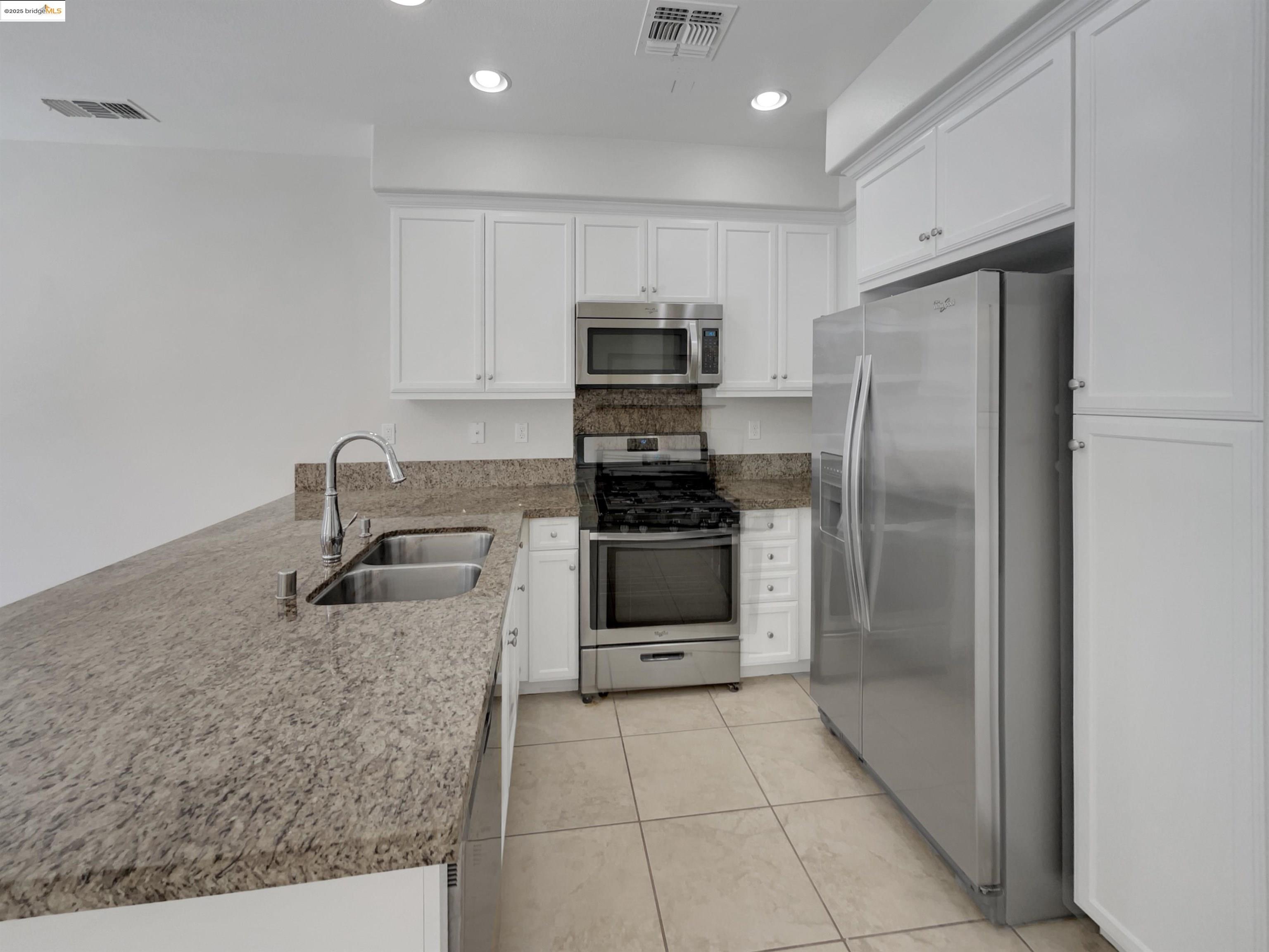 Detail Gallery Image 14 of 30 For 789 King Palm Ln, Brentwood,  CA 94513 - 3 Beds | 2/1 Baths