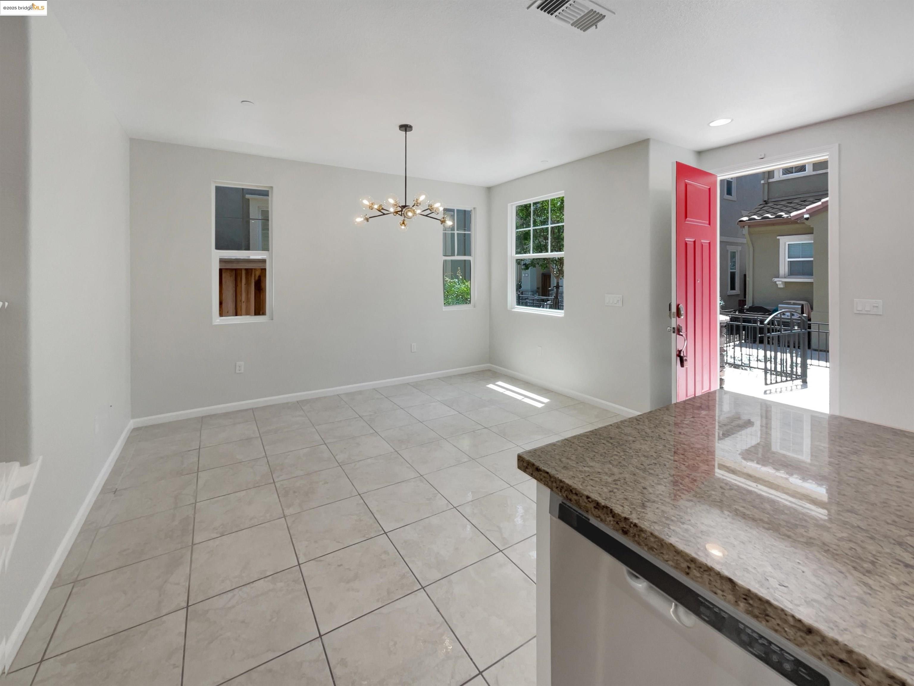 Detail Gallery Image 16 of 30 For 789 King Palm Ln, Brentwood,  CA 94513 - 3 Beds | 2/1 Baths