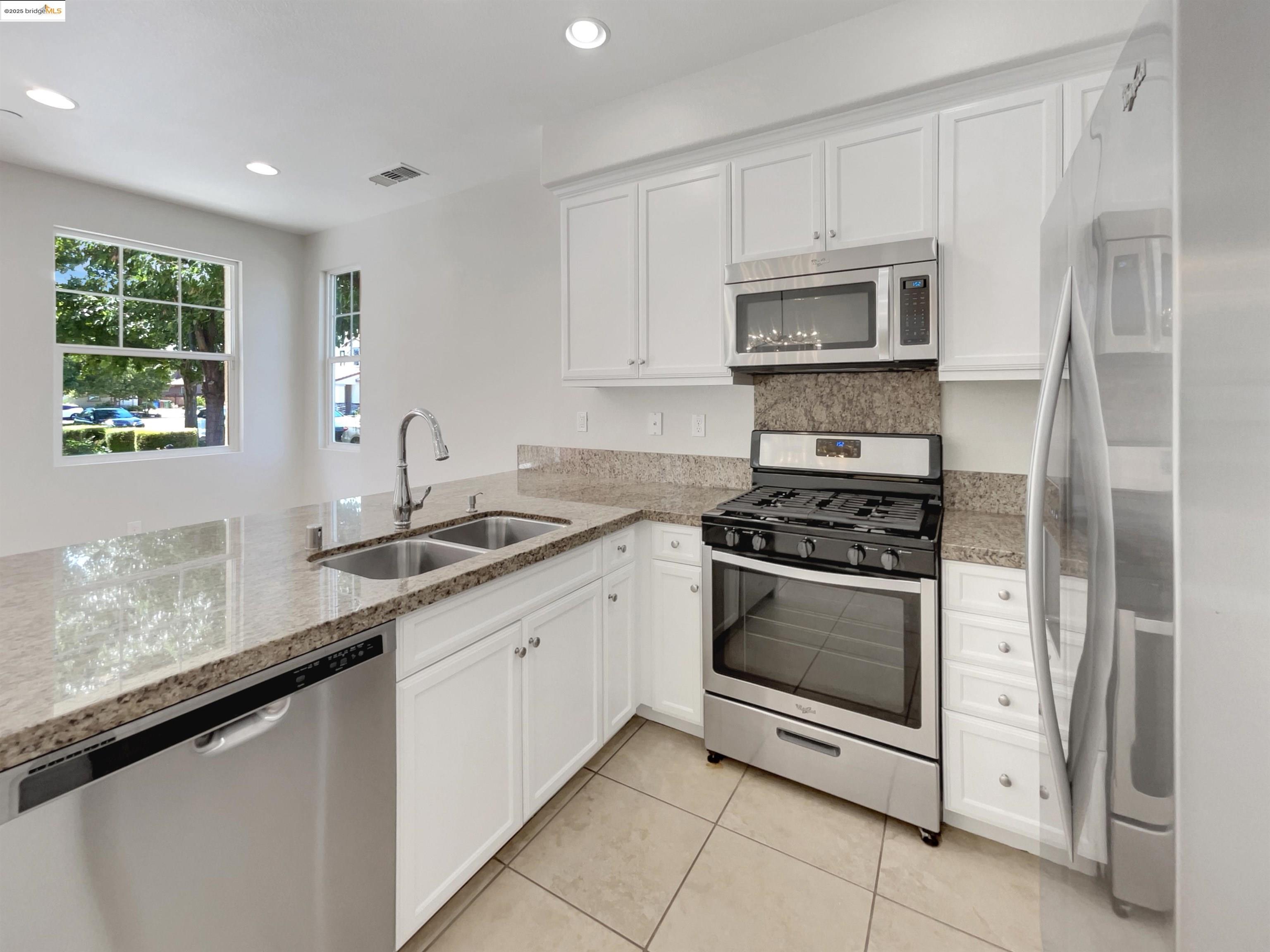 Detail Gallery Image 6 of 30 For 789 King Palm Ln, Brentwood,  CA 94513 - 3 Beds | 2/1 Baths