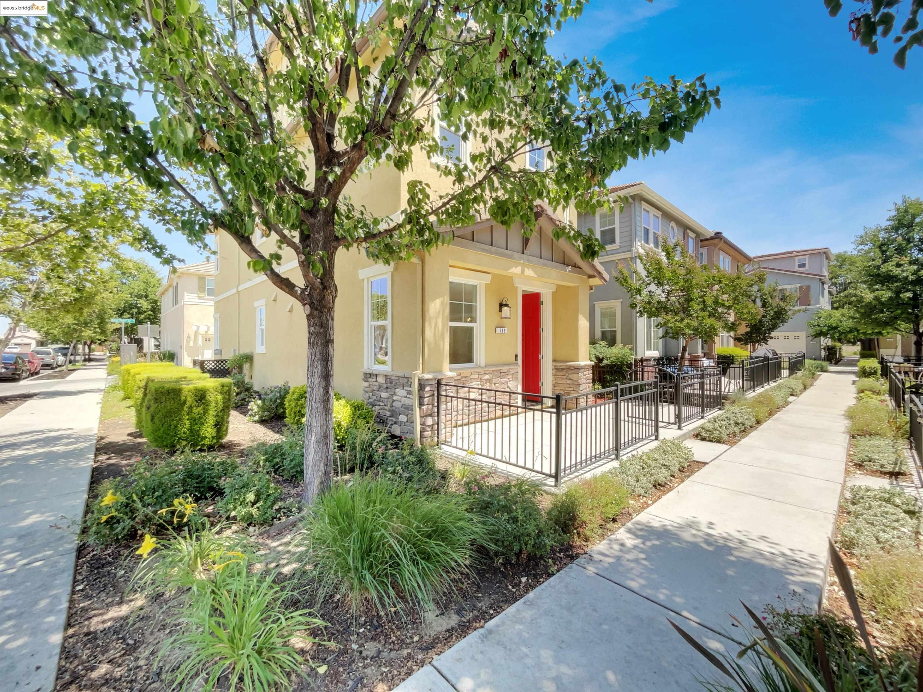 Detail Gallery Image 9 of 30 For 789 King Palm Ln, Brentwood,  CA 94513 - 3 Beds | 2/1 Baths
