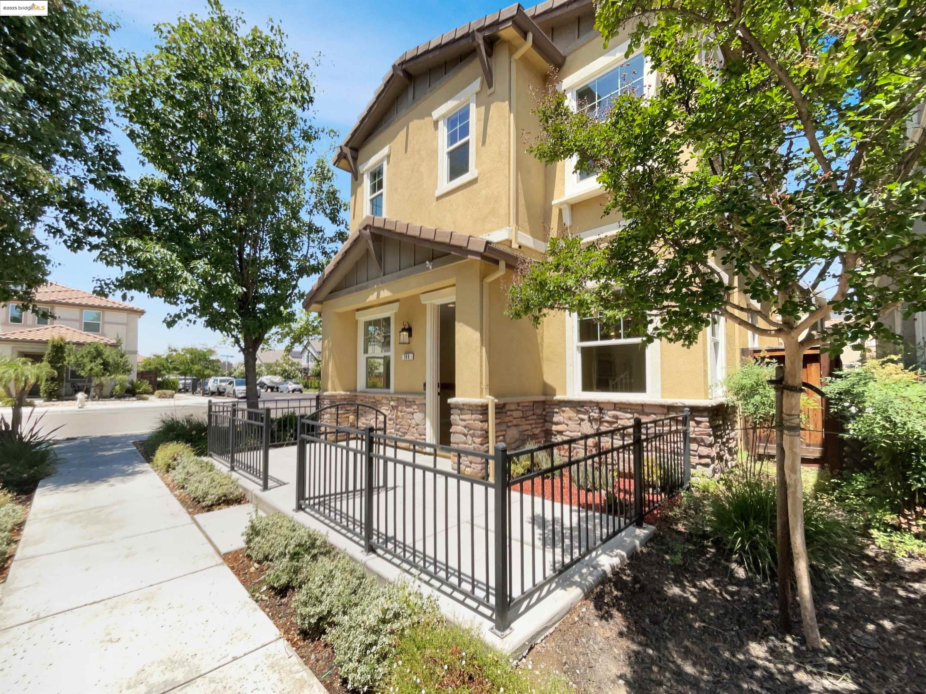 Detail Gallery Image 10 of 30 For 789 King Palm Ln, Brentwood,  CA 94513 - 3 Beds | 2/1 Baths