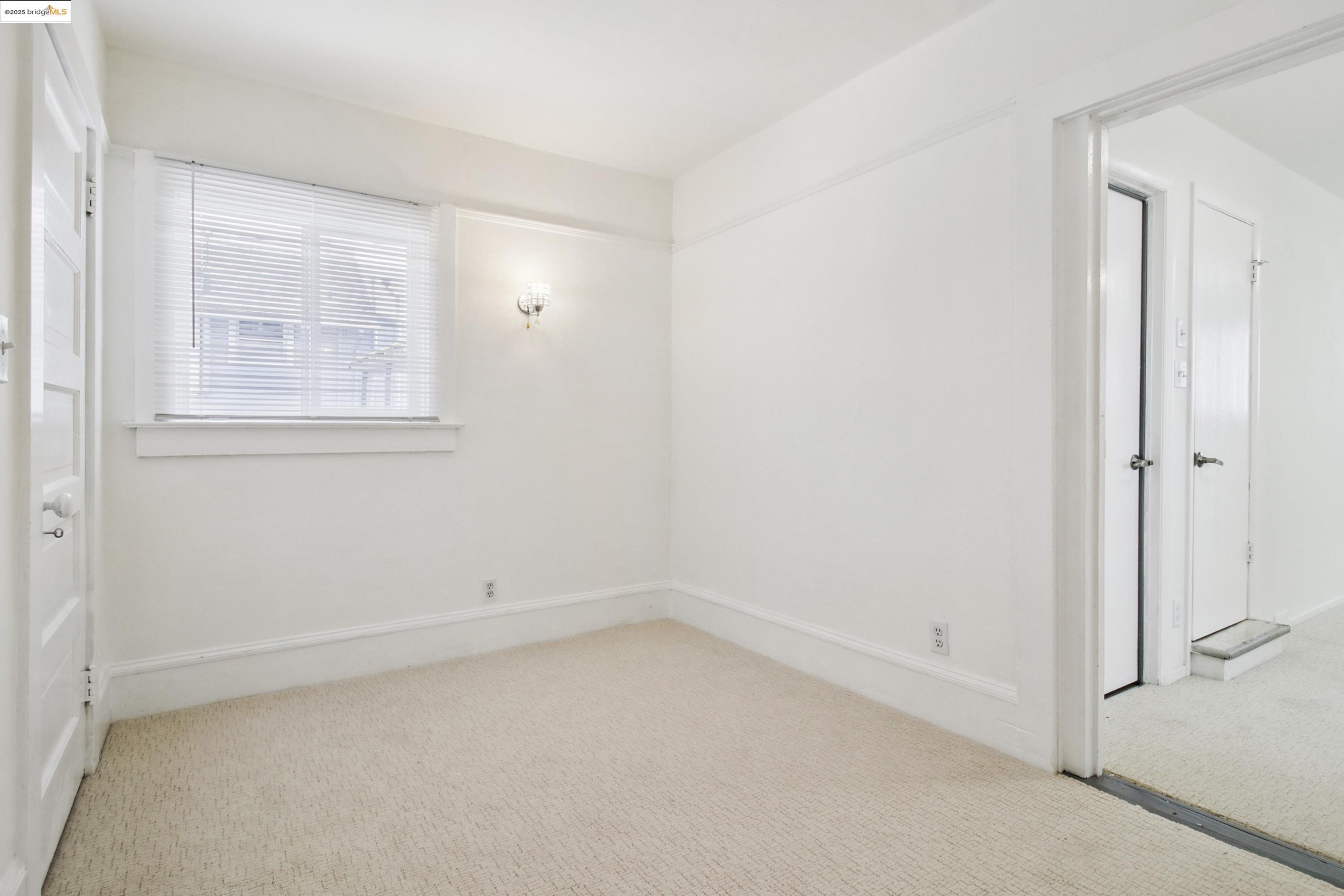 Detail Gallery Image 16 of 36 For 2353 E 21st St, Oakland,  CA 94601 - 4 Beds | 2/1 Baths