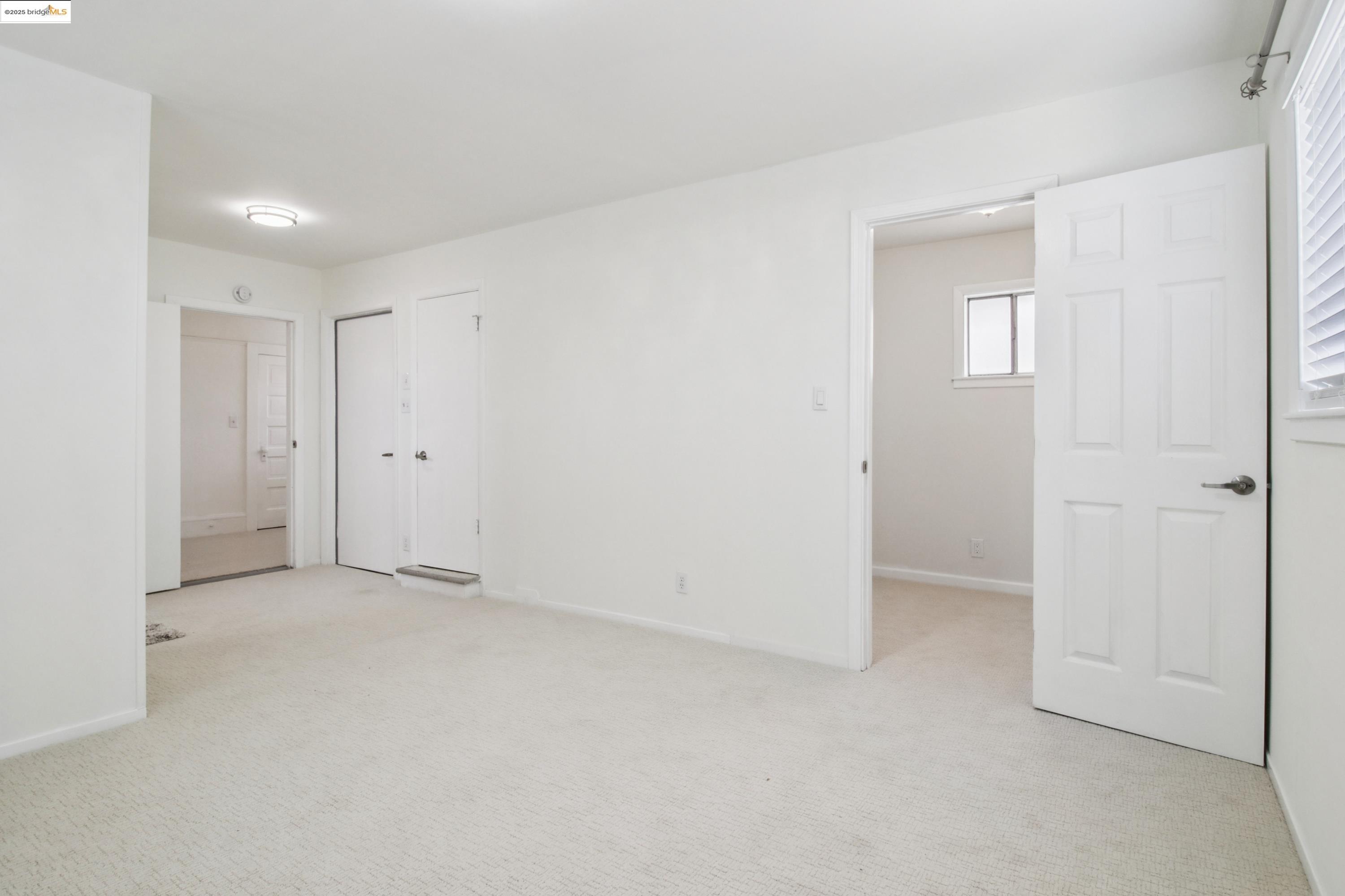 Detail Gallery Image 20 of 36 For 2353 E 21st St, Oakland,  CA 94601 - 4 Beds | 2/1 Baths