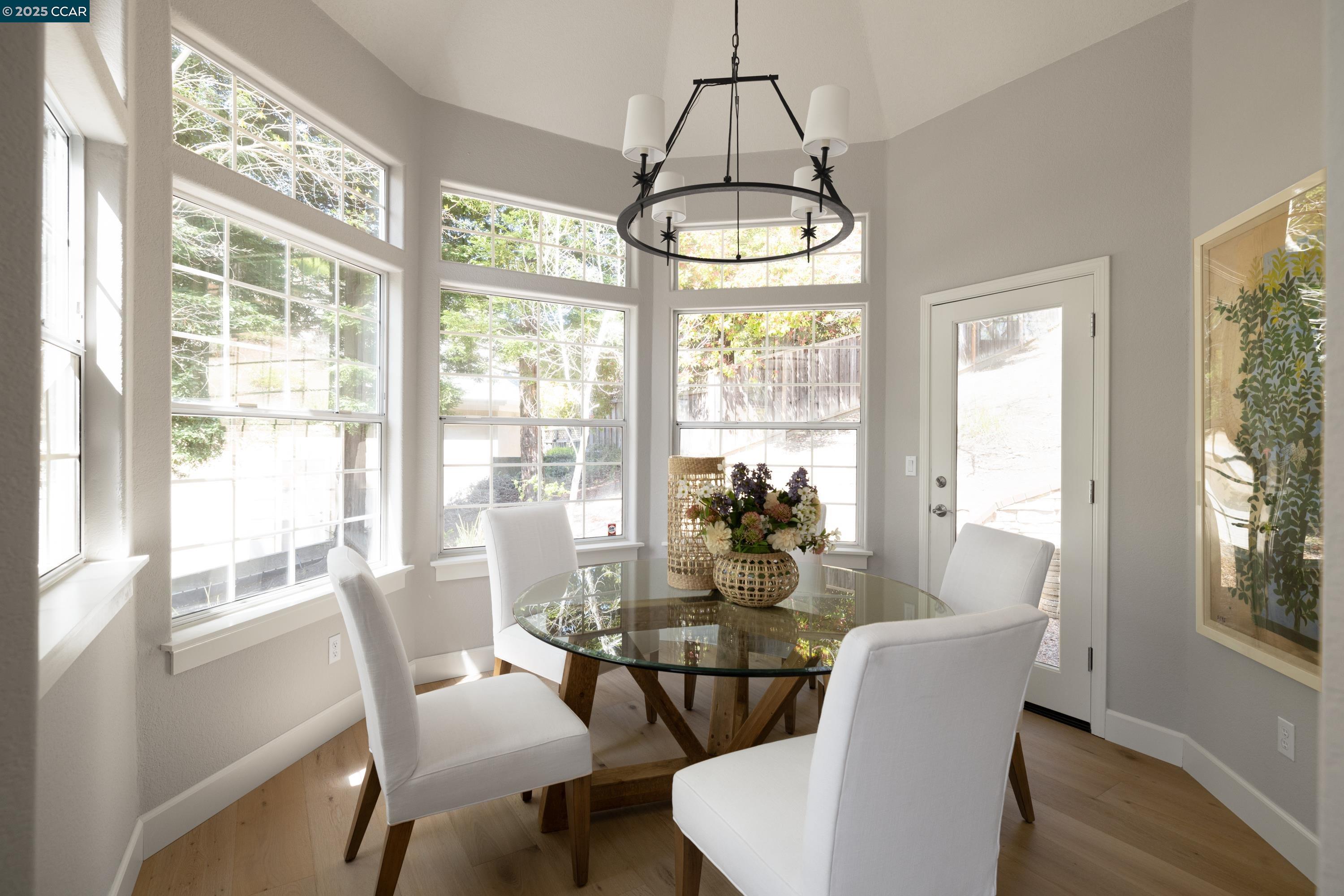 Detail Gallery Image 17 of 52 For 46 Merrill Circle N., Moraga,  CA 94556 - 5 Beds | 4/2 Baths