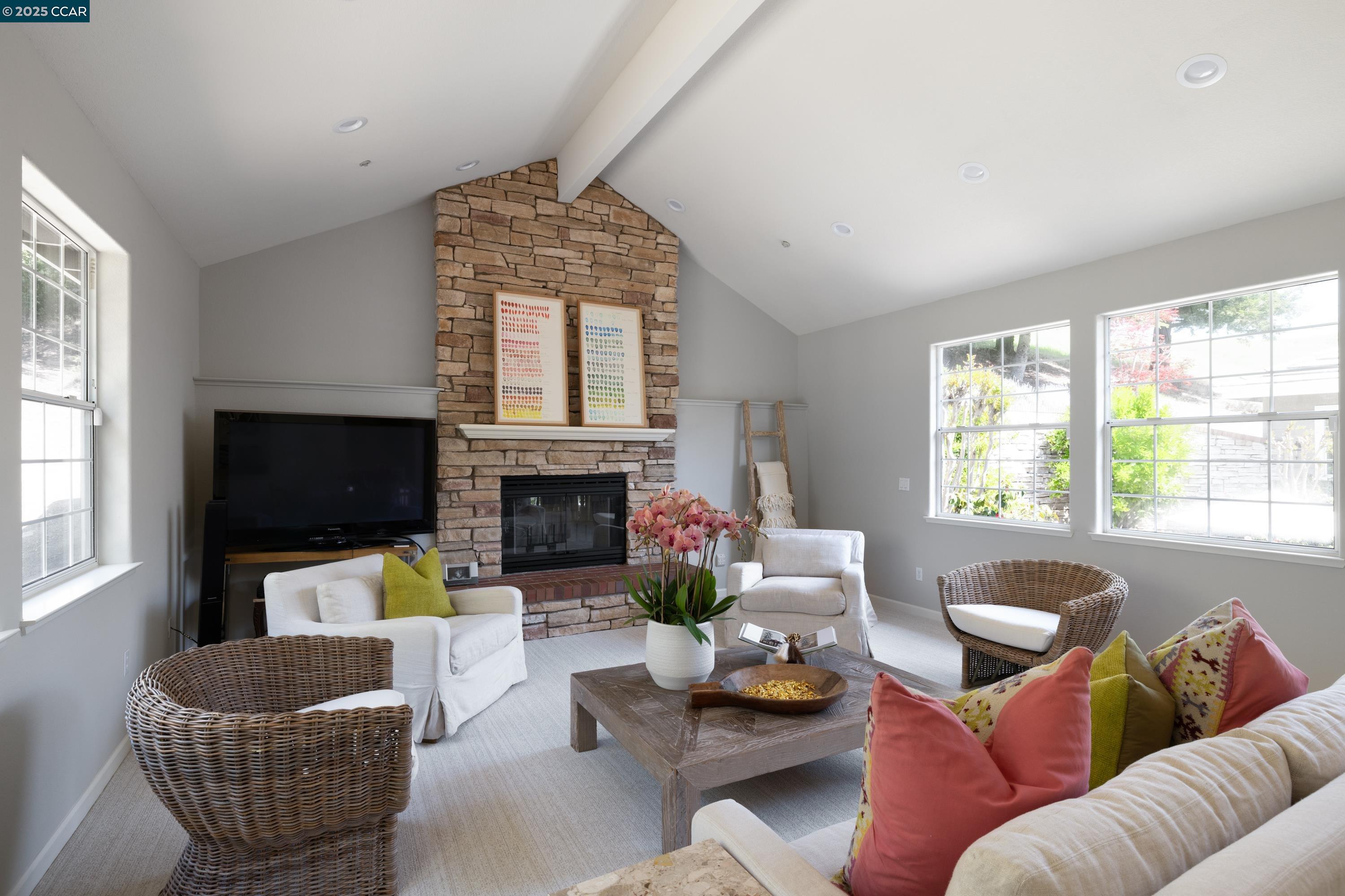 Detail Gallery Image 19 of 52 For 46 Merrill Circle N., Moraga,  CA 94556 - 5 Beds | 4/2 Baths