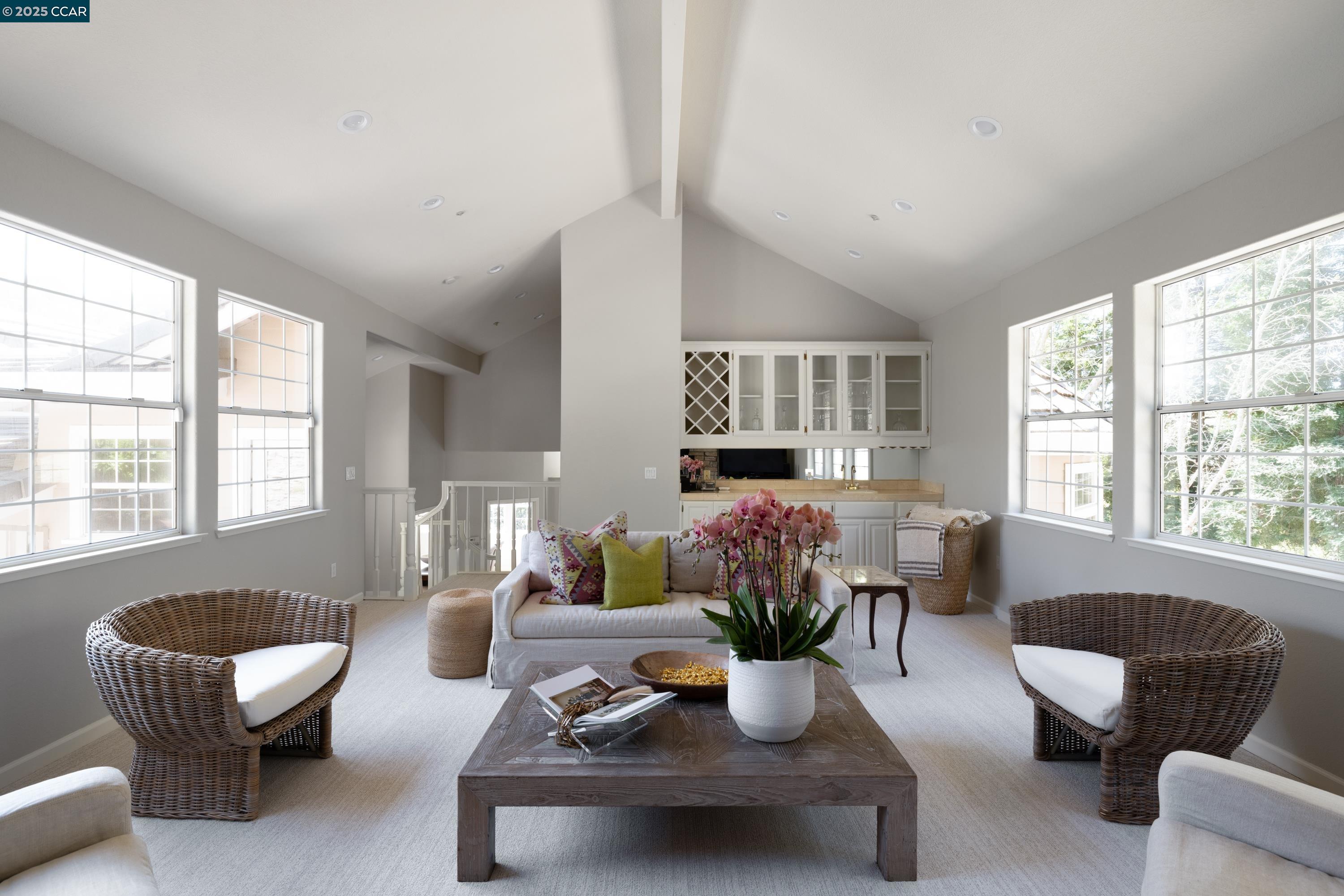 Detail Gallery Image 21 of 52 For 46 Merrill Circle N., Moraga,  CA 94556 - 5 Beds | 4/2 Baths