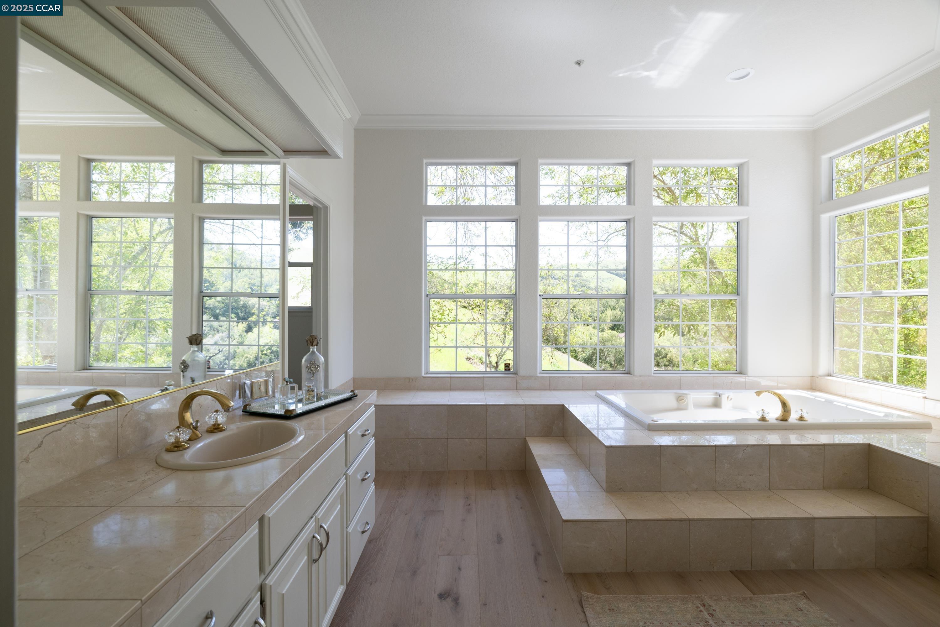 Detail Gallery Image 28 of 52 For 46 Merrill Circle N., Moraga,  CA 94556 - 5 Beds | 4/2 Baths