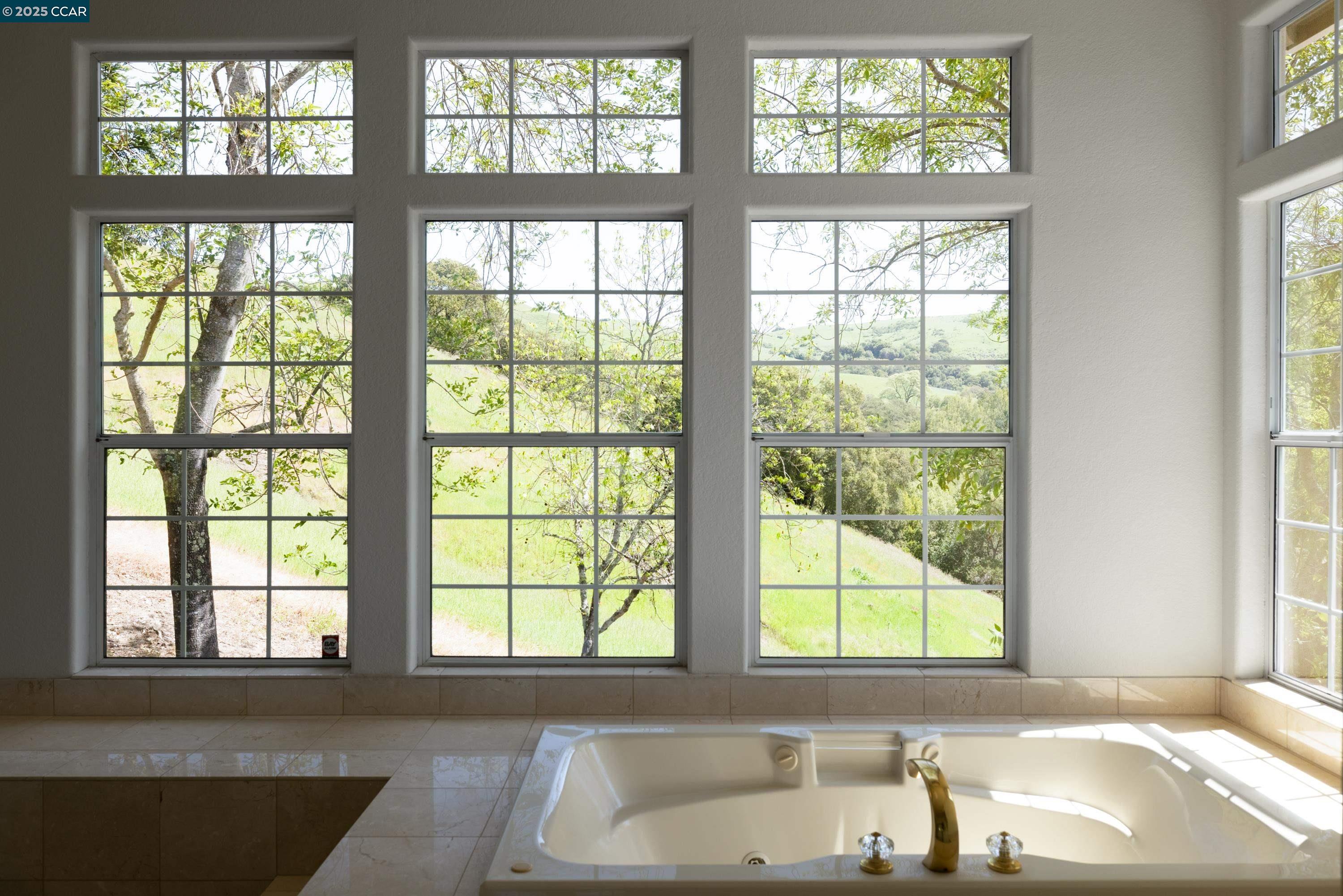 Detail Gallery Image 29 of 52 For 46 Merrill Circle N., Moraga,  CA 94556 - 5 Beds | 4/2 Baths