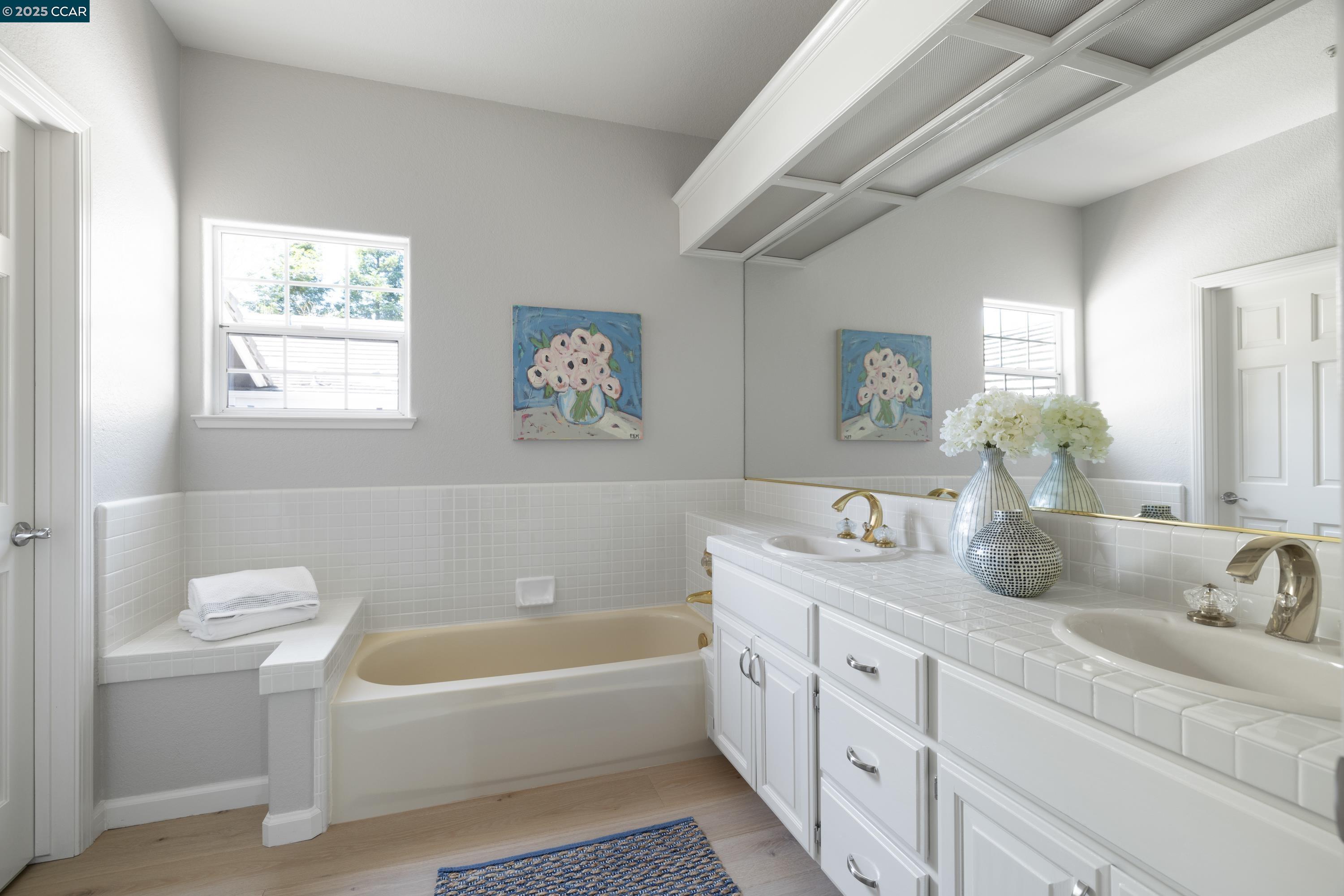Detail Gallery Image 35 of 52 For 46 Merrill Circle N., Moraga,  CA 94556 - 5 Beds | 4/2 Baths