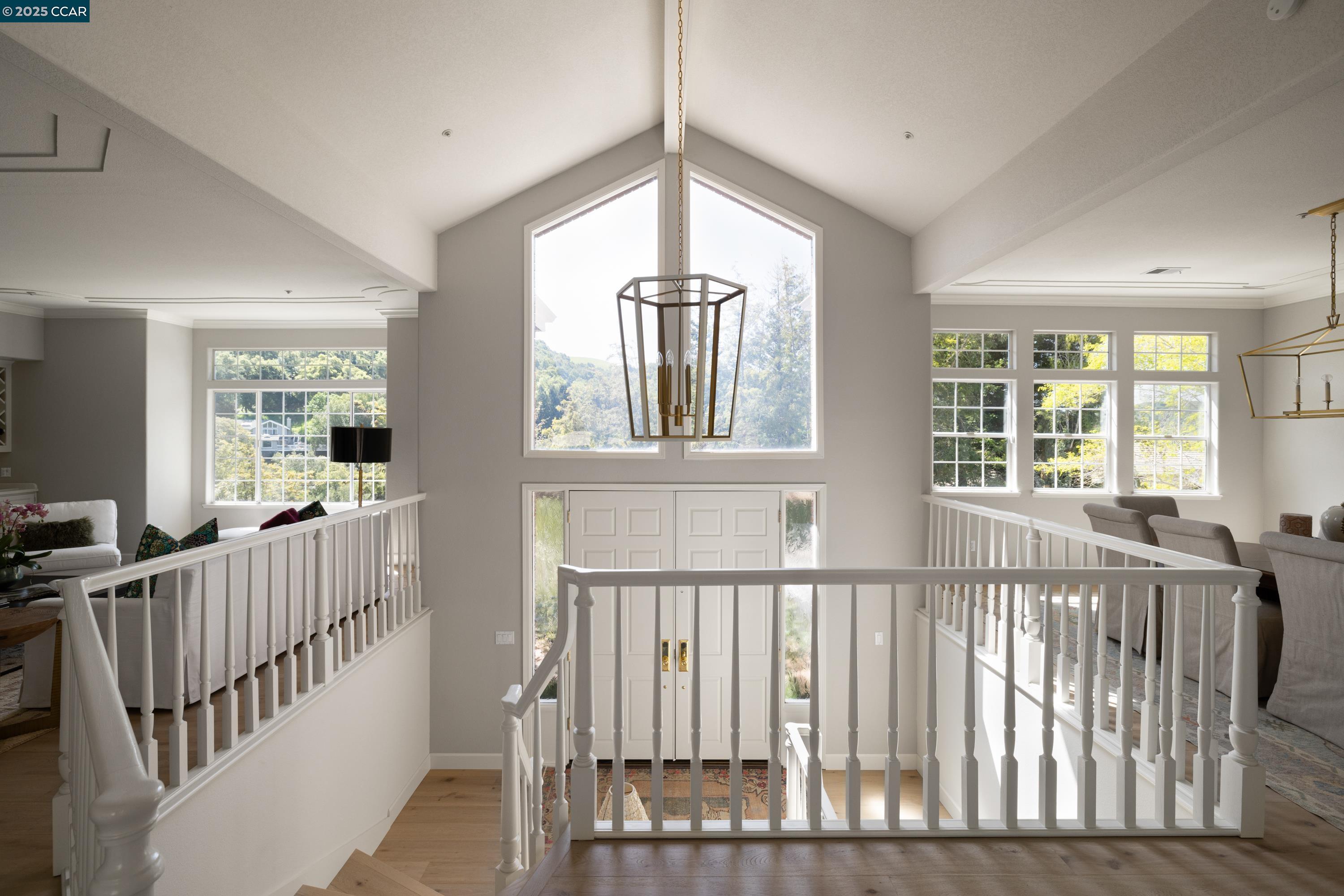 Detail Gallery Image 8 of 52 For 46 Merrill Circle N., Moraga,  CA 94556 - 5 Beds | 4/2 Baths