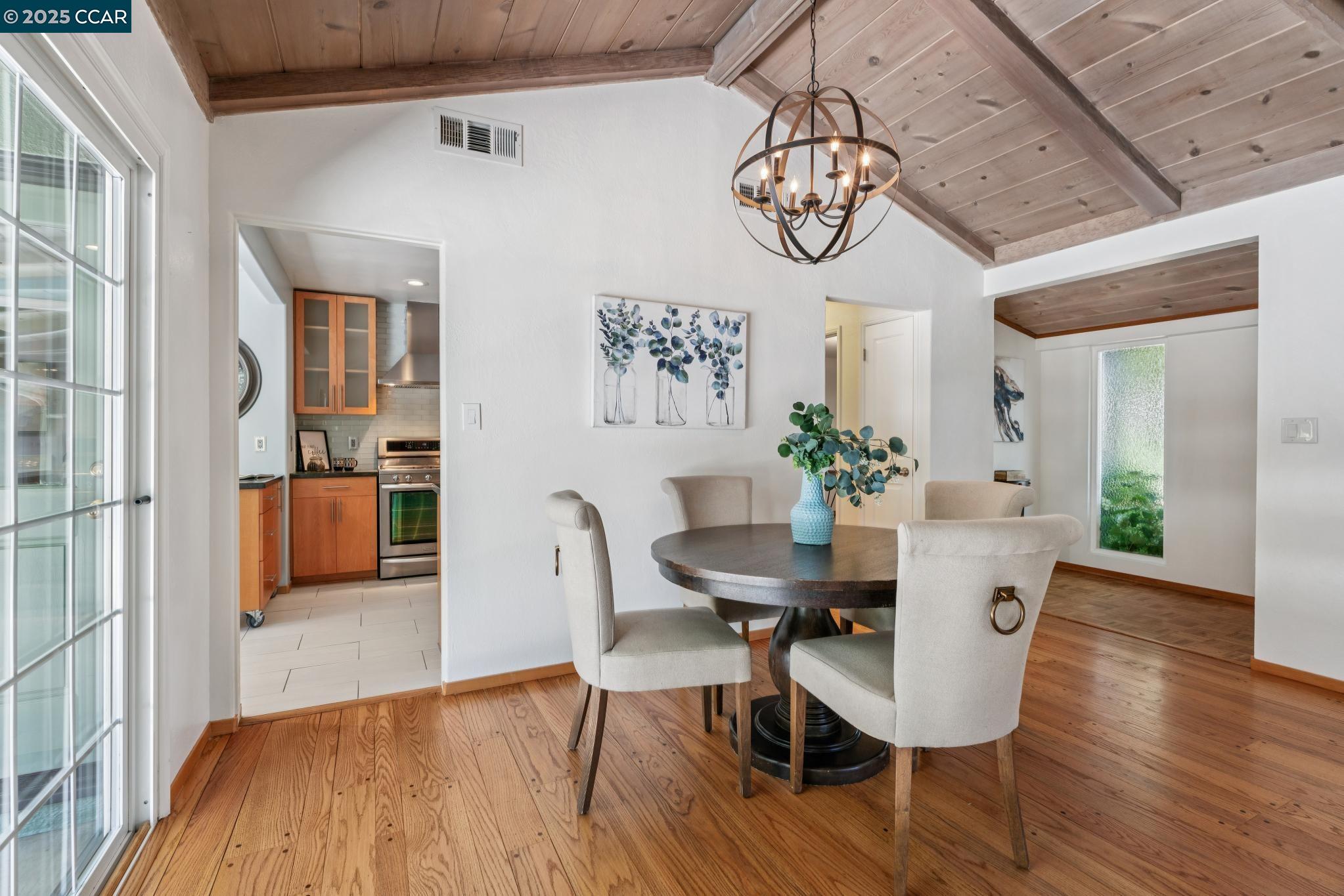 Detail Gallery Image 15 of 40 For 41 Heather Ln, Walnut Creek,  CA 94597 - 3 Beds | 1/1 Baths