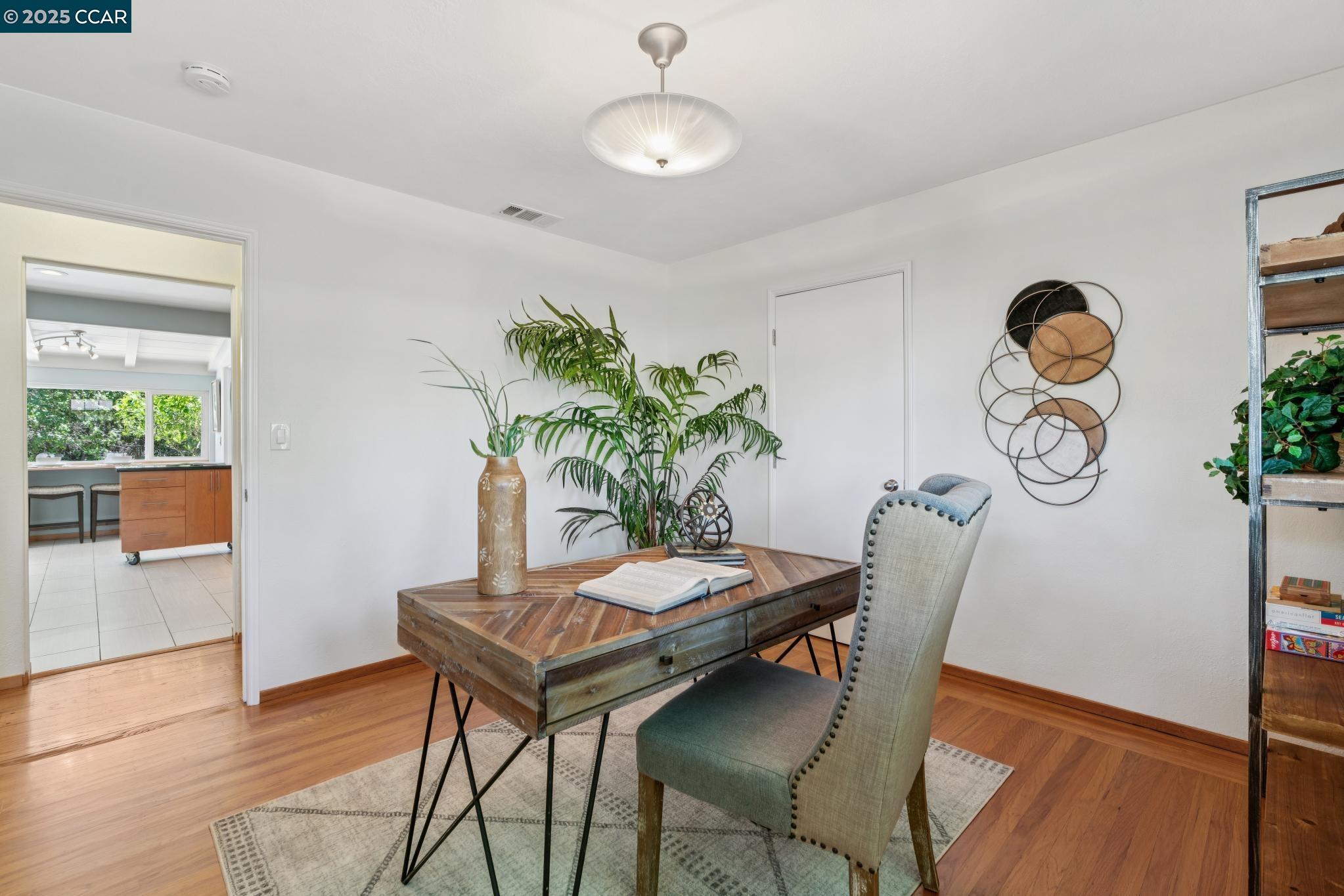 Detail Gallery Image 18 of 40 For 41 Heather Ln, Walnut Creek,  CA 94597 - 3 Beds | 1/1 Baths