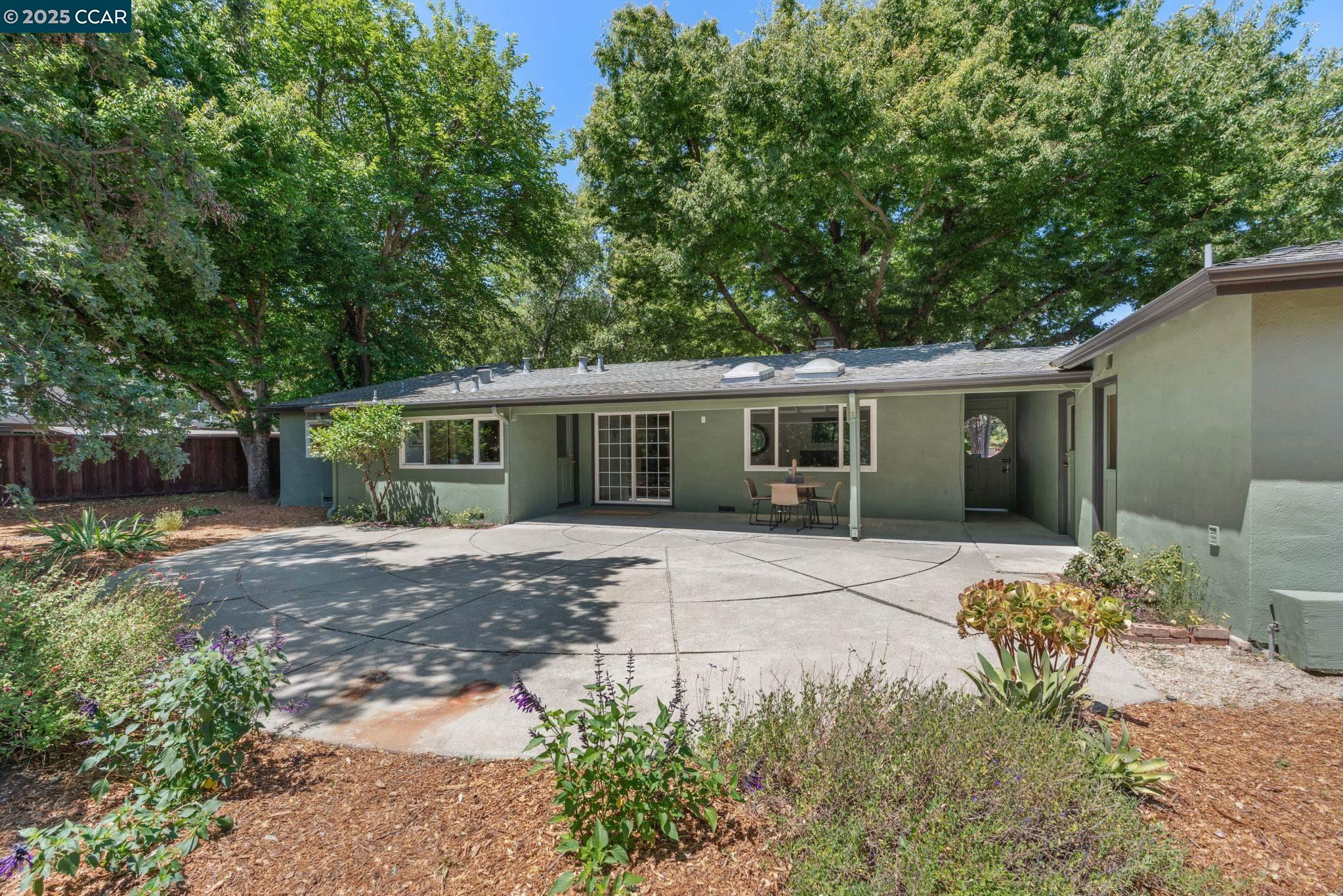 Detail Gallery Image 28 of 40 For 41 Heather Ln, Walnut Creek,  CA 94597 - 3 Beds | 1/1 Baths