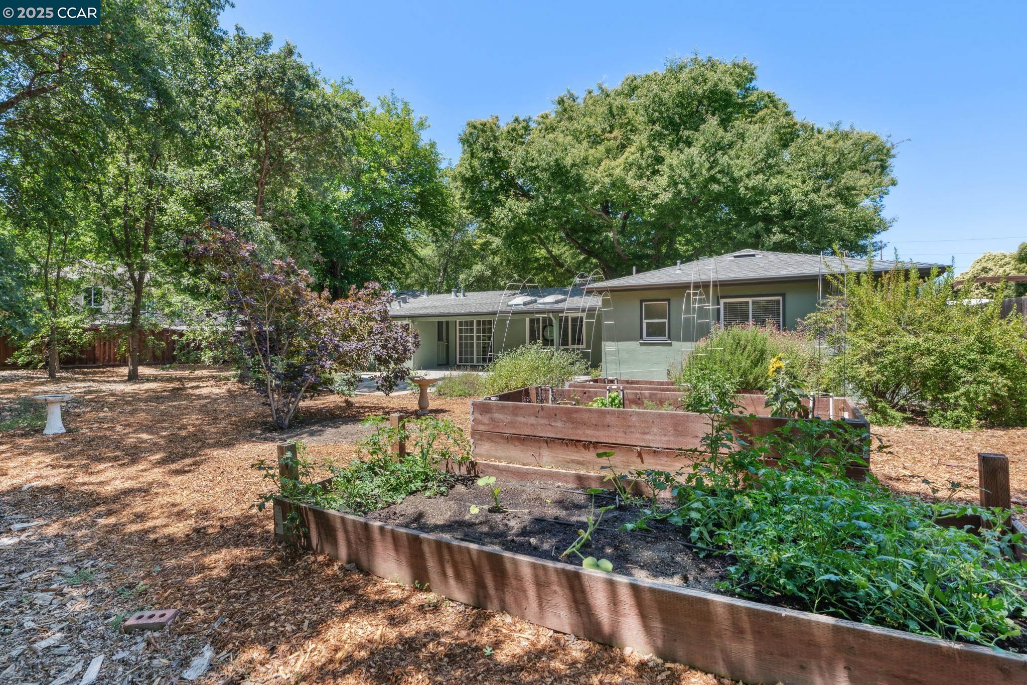 Detail Gallery Image 29 of 40 For 41 Heather Ln, Walnut Creek,  CA 94597 - 3 Beds | 1/1 Baths