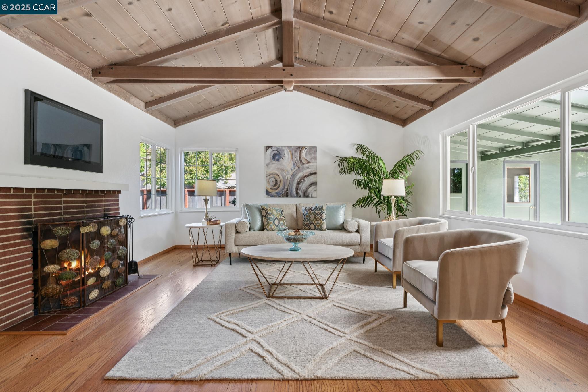 Detail Gallery Image 4 of 40 For 41 Heather Ln, Walnut Creek,  CA 94597 - 3 Beds | 1/1 Baths
