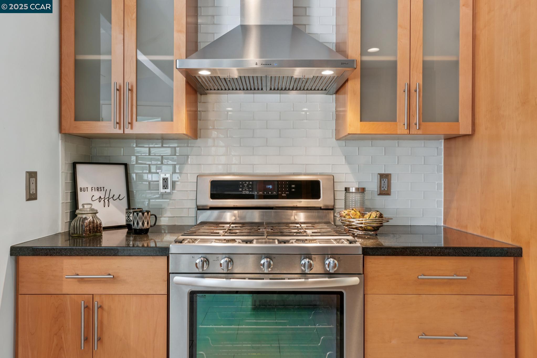 Detail Gallery Image 7 of 40 For 41 Heather Ln, Walnut Creek,  CA 94597 - 3 Beds | 1/1 Baths