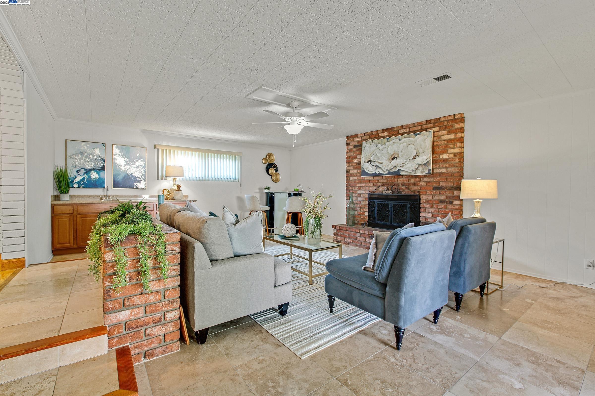 Detail Gallery Image 15 of 33 For 26623 Eldridge Ave, Hayward,  CA 94544-3725 - 3 Beds | 2 Baths