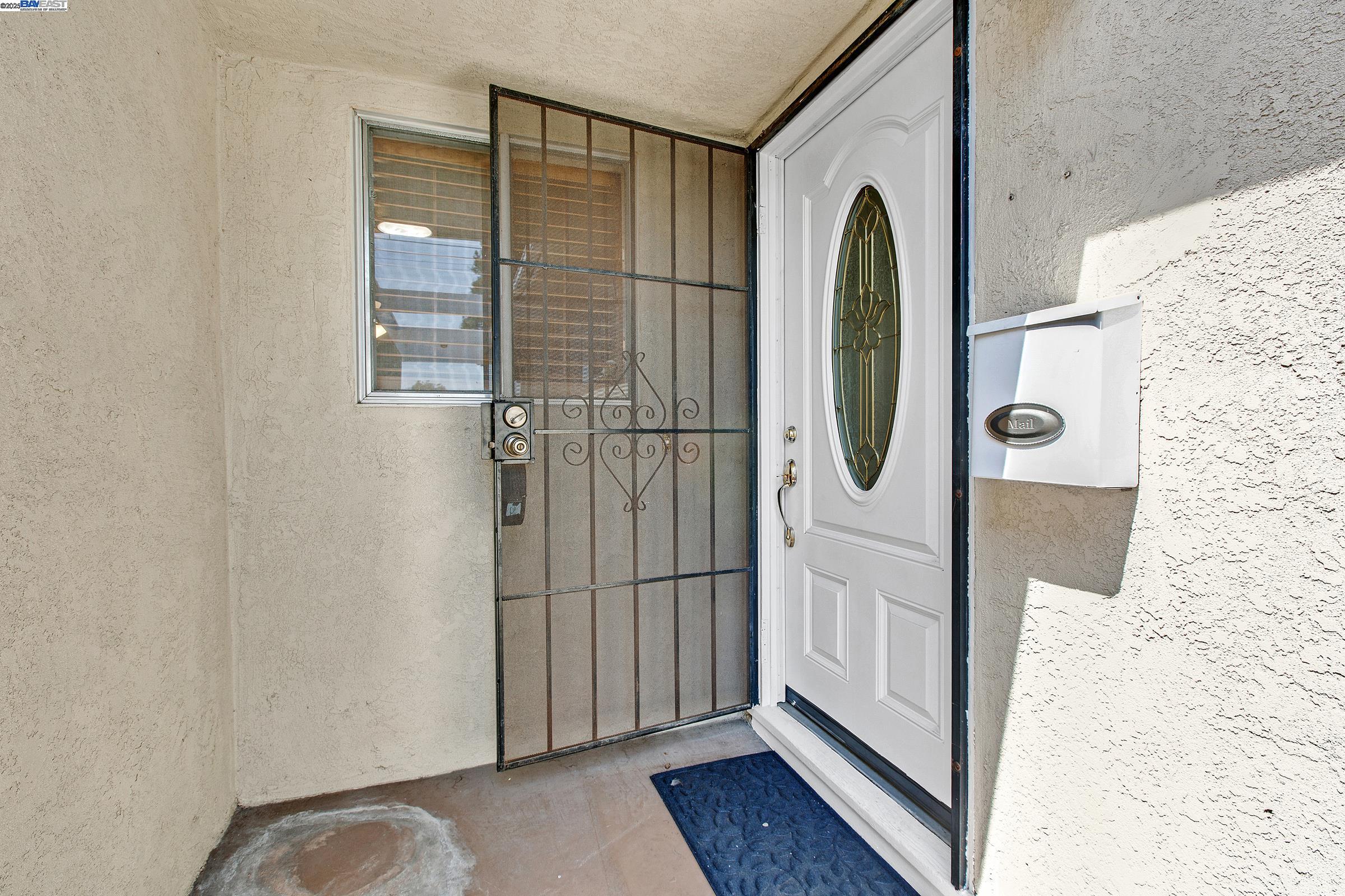 Detail Gallery Image 7 of 33 For 26623 Eldridge Ave, Hayward,  CA 94544-3725 - 3 Beds | 2 Baths