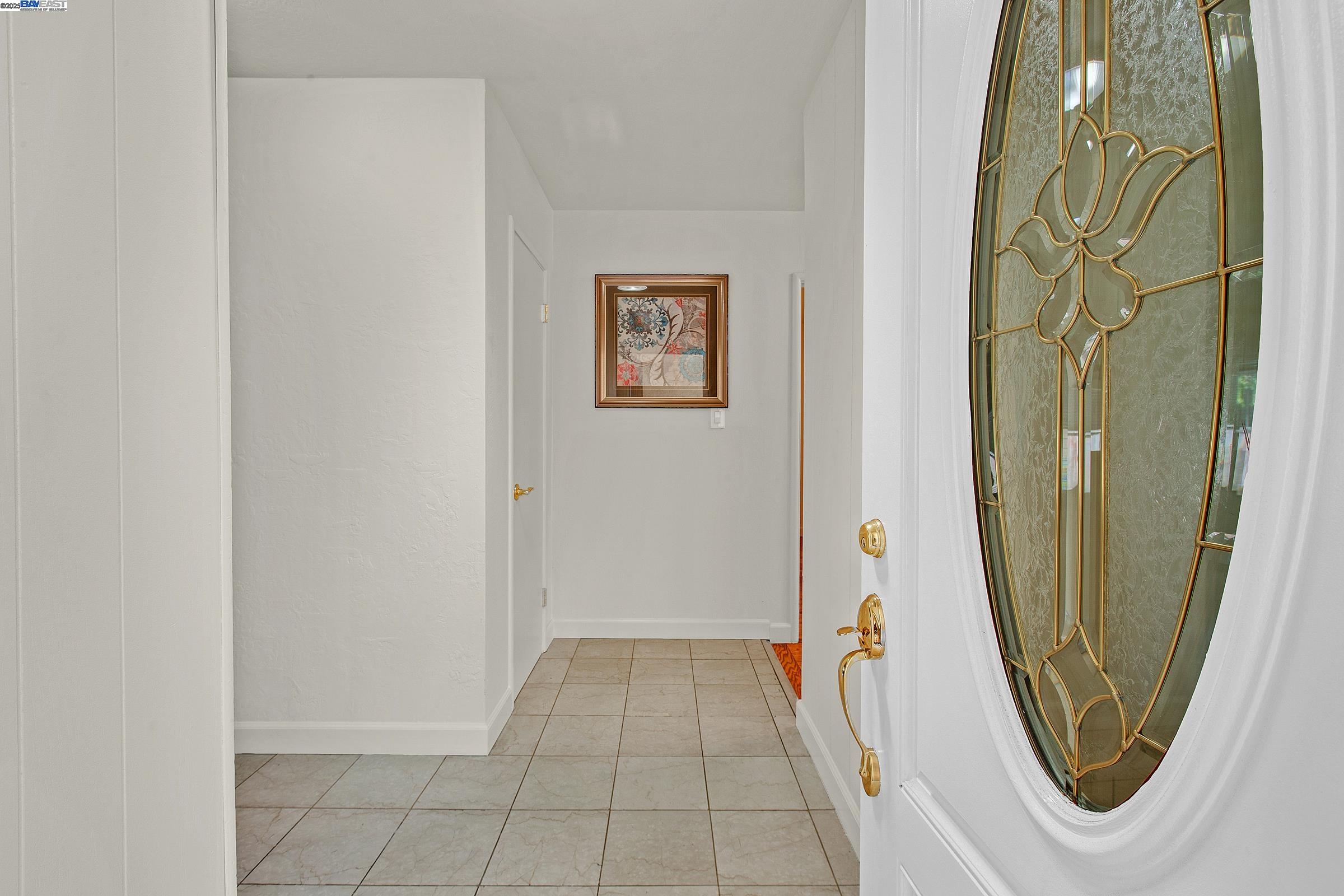 Detail Gallery Image 8 of 33 For 26623 Eldridge Ave, Hayward,  CA 94544-3725 - 3 Beds | 2 Baths