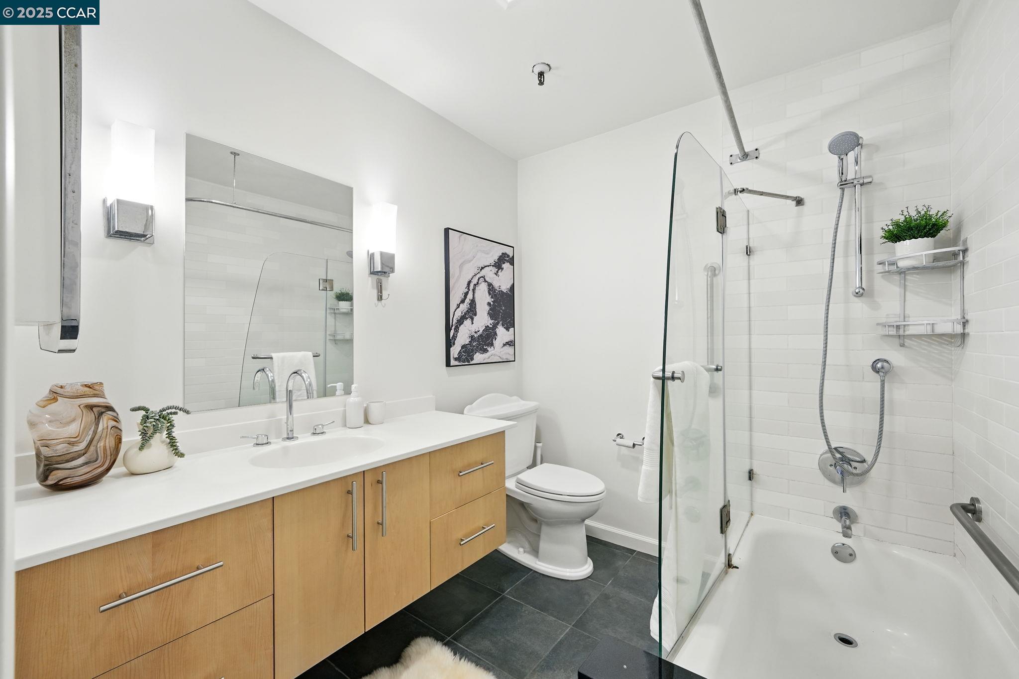 Detail Gallery Image 13 of 21 For 325 Lenox Ave #104,  Oakland,  CA 94610 - 1 Beds | 1 Baths