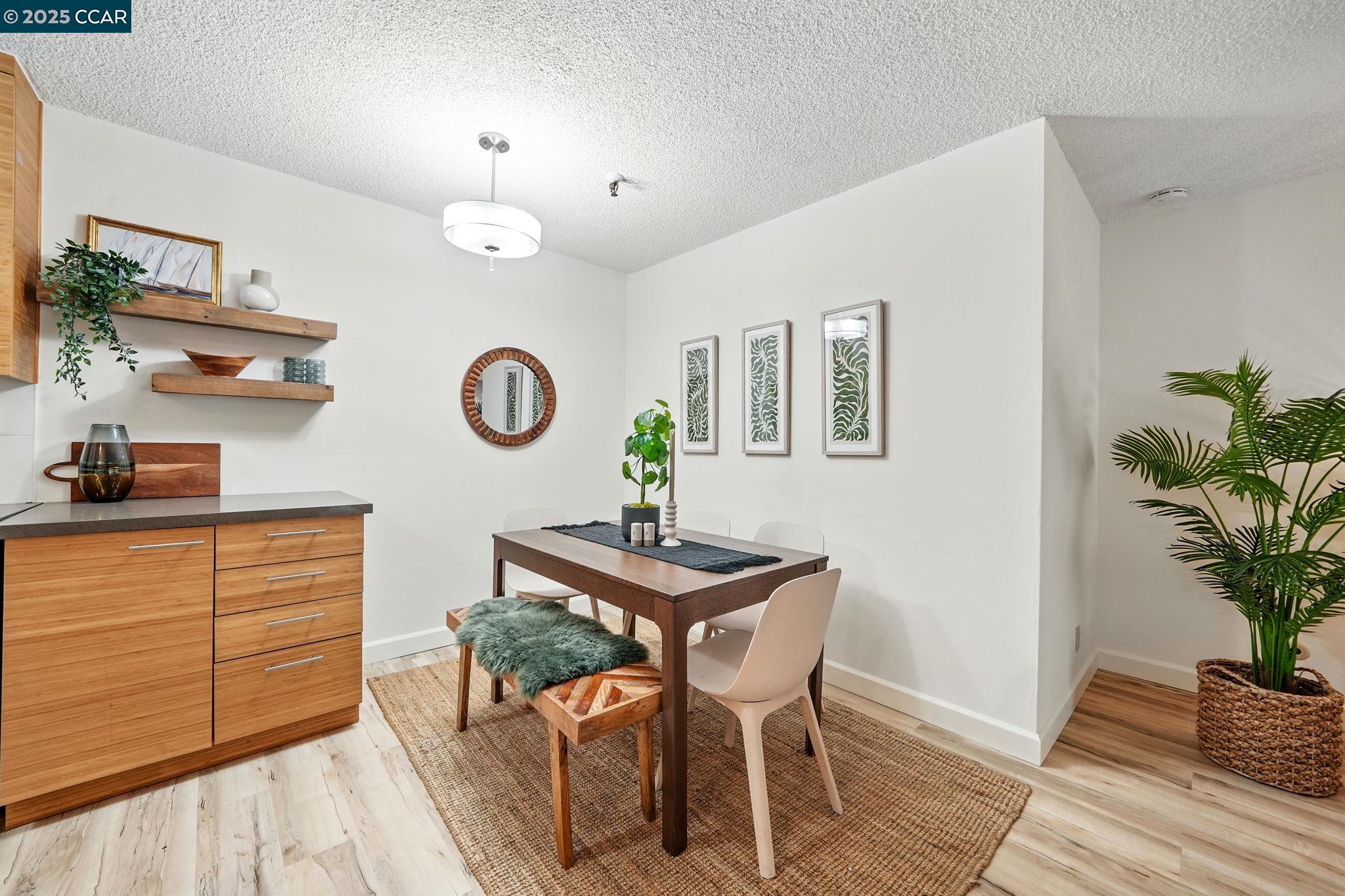 Detail Gallery Image 10 of 21 For 325 Lenox Ave #104,  Oakland,  CA 94610 - 1 Beds | 1 Baths