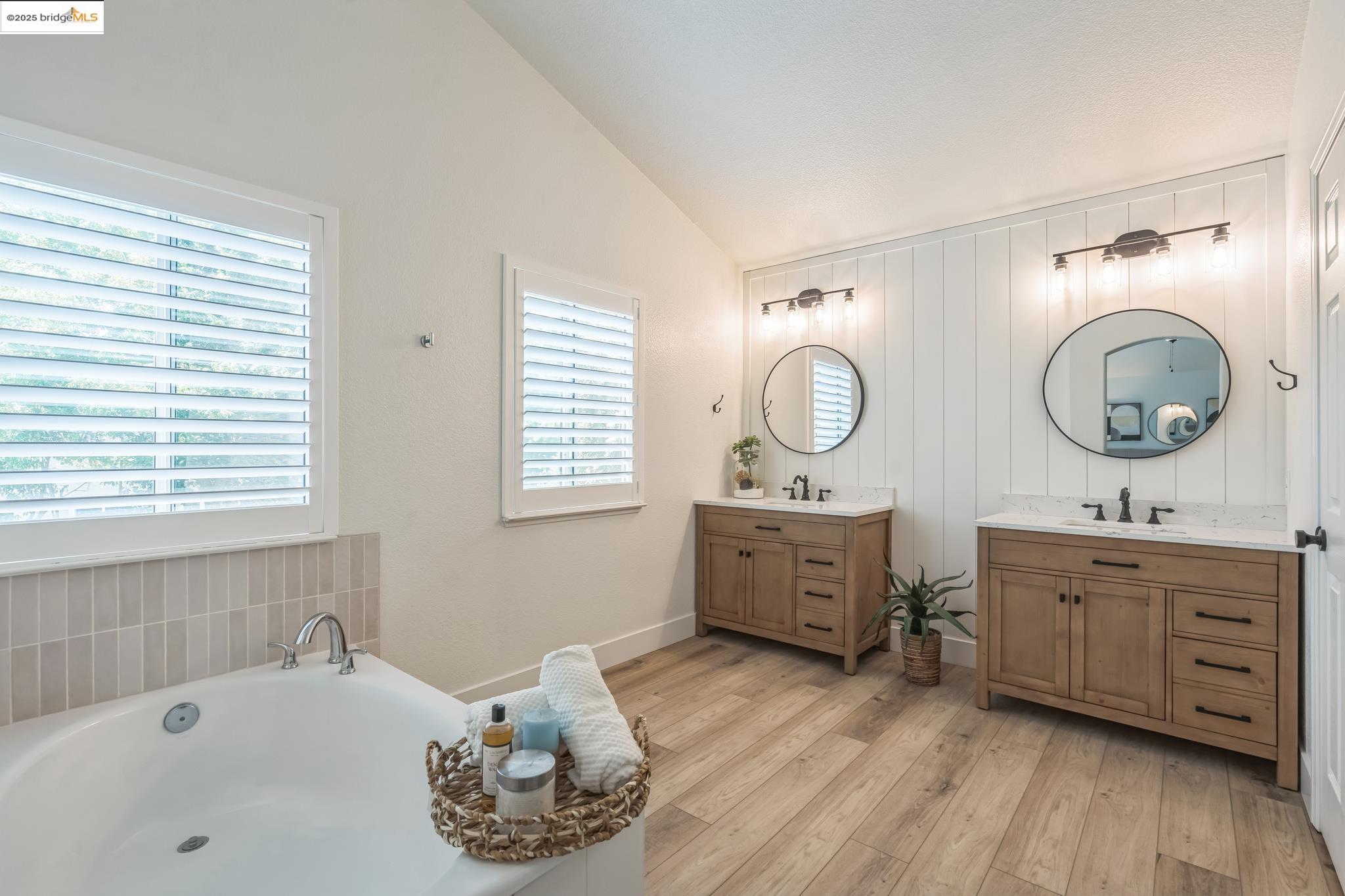Detail Gallery Image 19 of 28 For 920 Woodsong, Brentwood,  CA 94513 - 4 Beds | 3 Baths