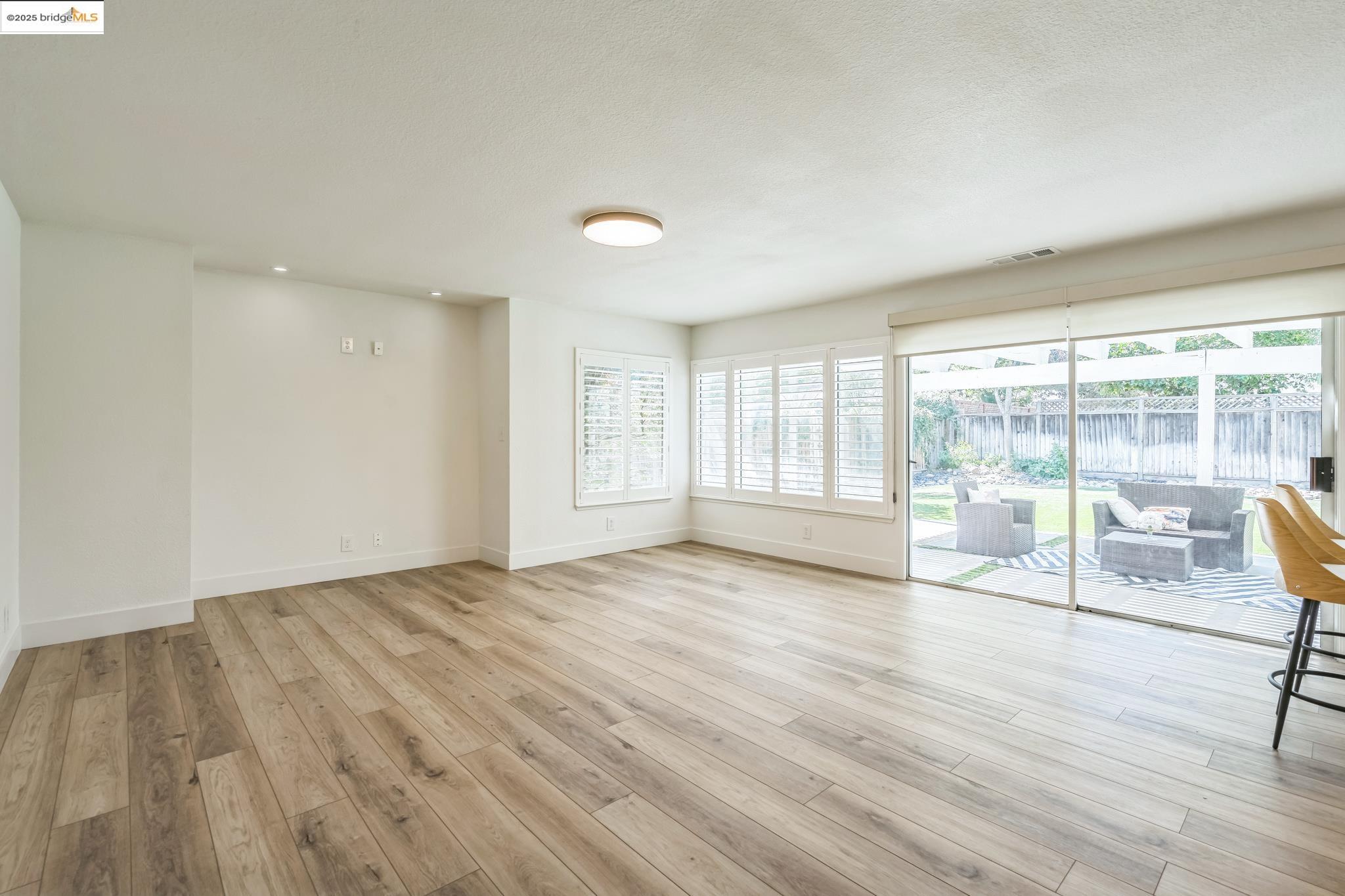 Detail Gallery Image 8 of 28 For 920 Woodsong, Brentwood,  CA 94513 - 4 Beds | 3 Baths