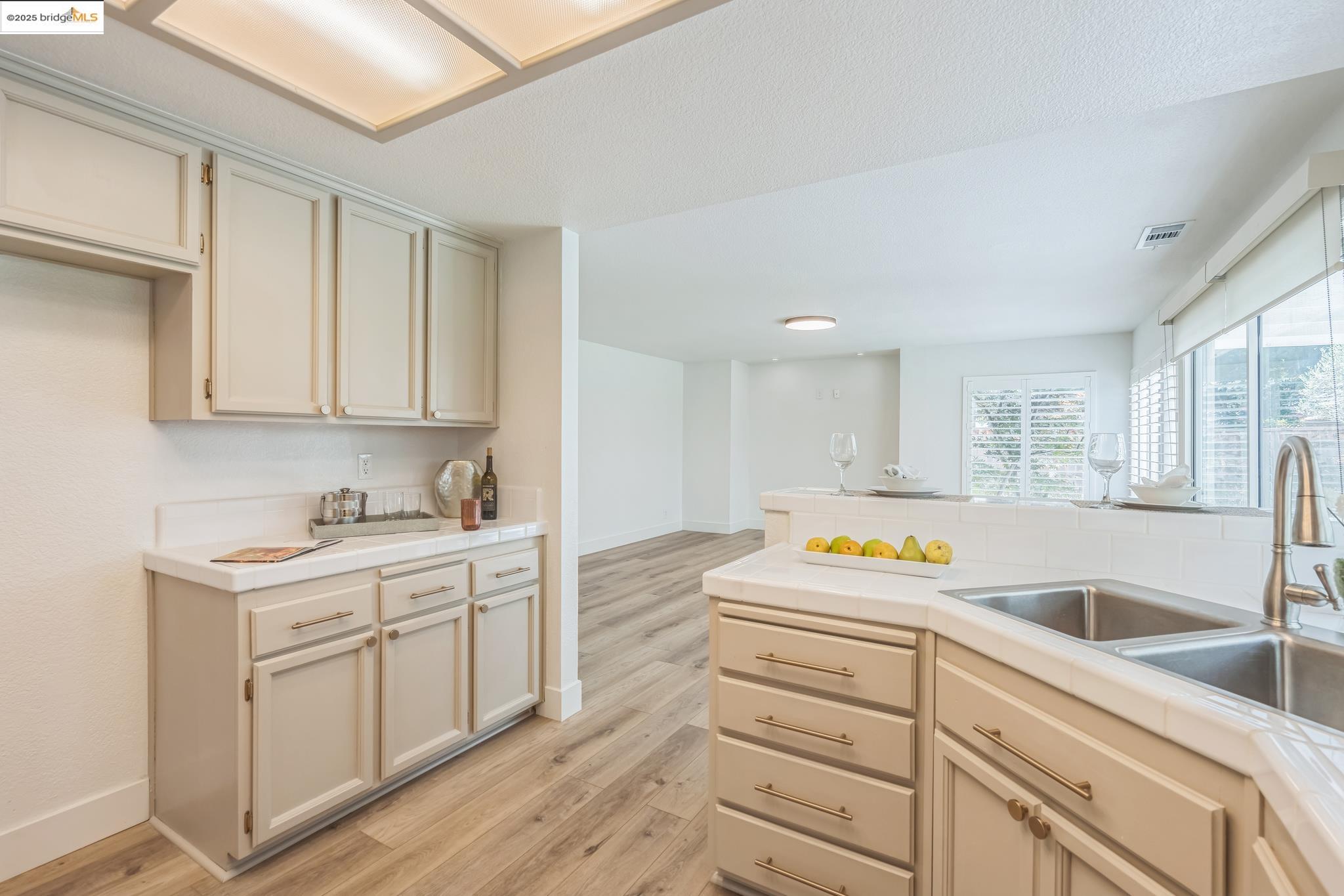 Detail Gallery Image 10 of 28 For 920 Woodsong, Brentwood,  CA 94513 - 4 Beds | 3 Baths