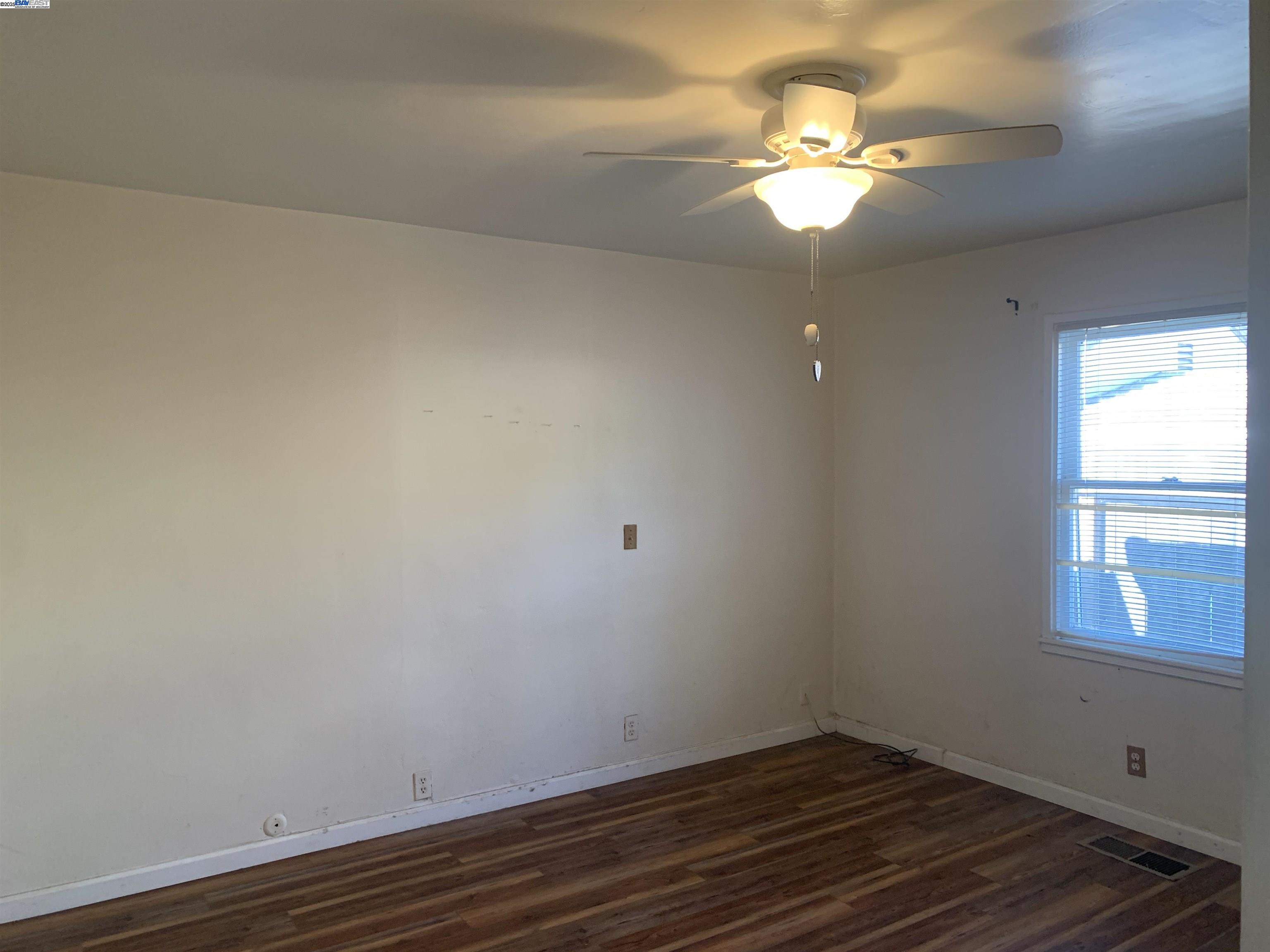 Detail Gallery Image 15 of 26 For 1526 W Monterey Ave, Stockton,  CA 95204 - 3 Beds | 1 Baths