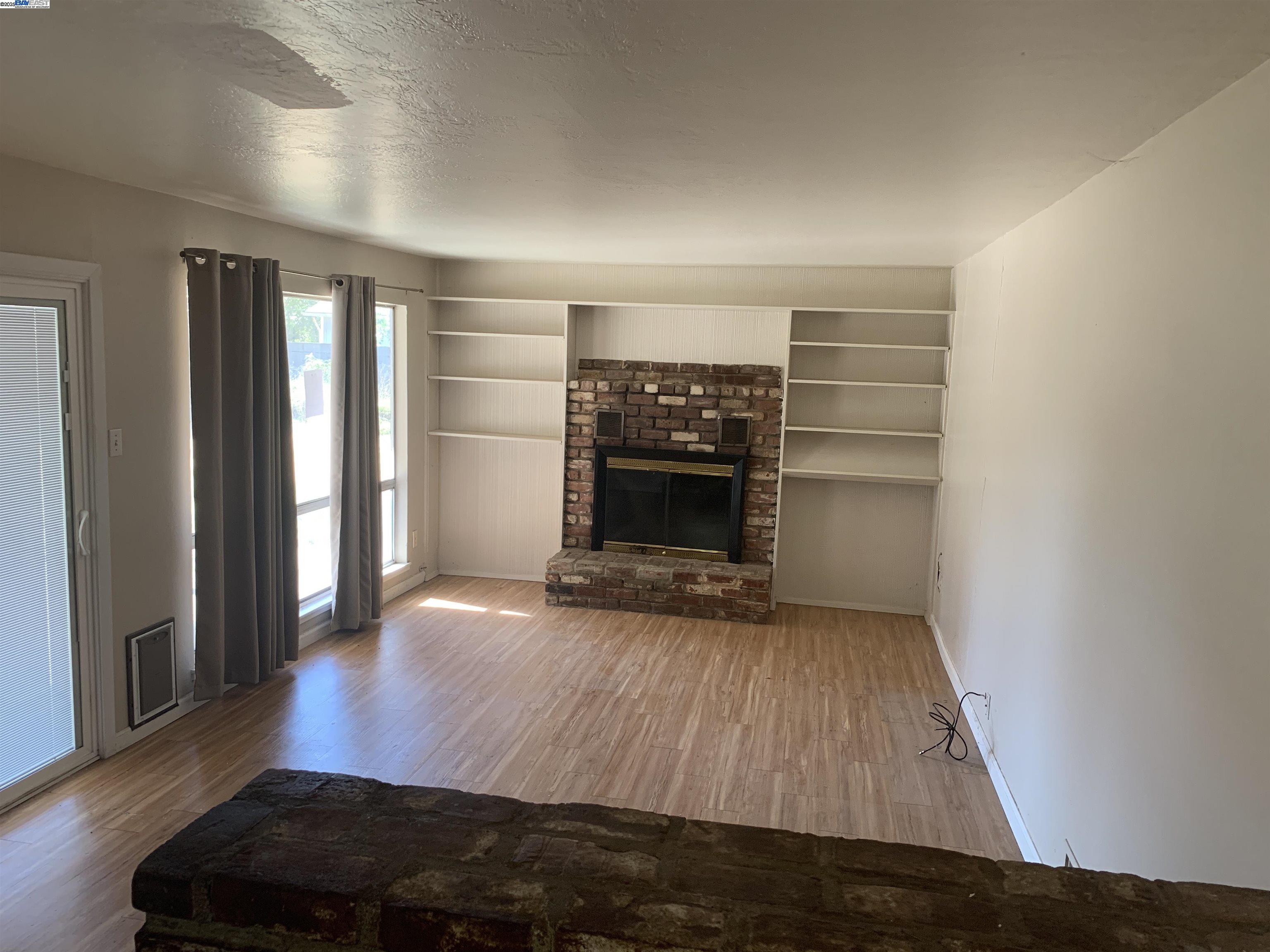 Detail Gallery Image 7 of 26 For 1526 W Monterey Ave, Stockton,  CA 95204 - 3 Beds | 1 Baths