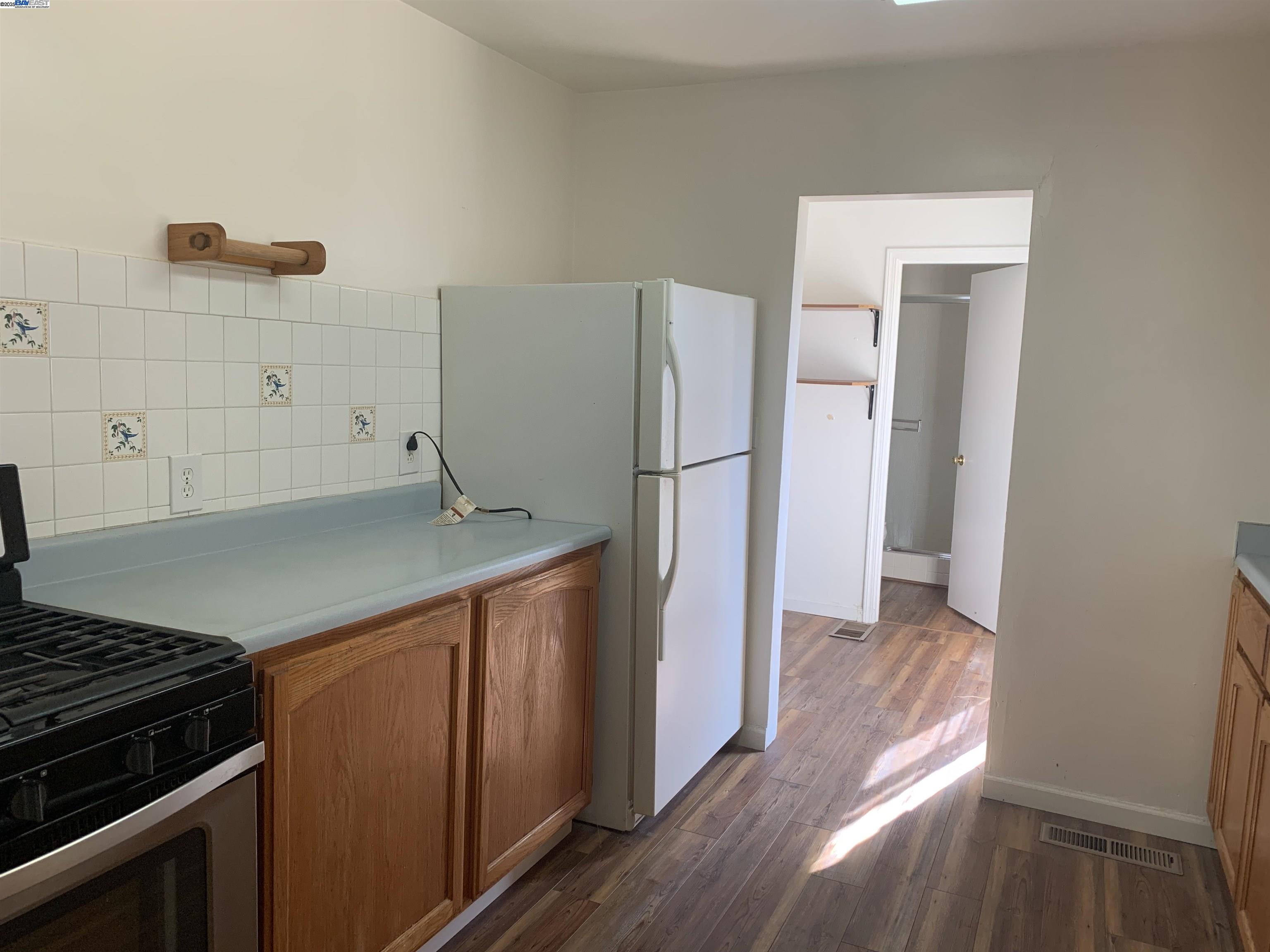 Detail Gallery Image 8 of 26 For 1526 W Monterey Ave, Stockton,  CA 95204 - 3 Beds | 1 Baths