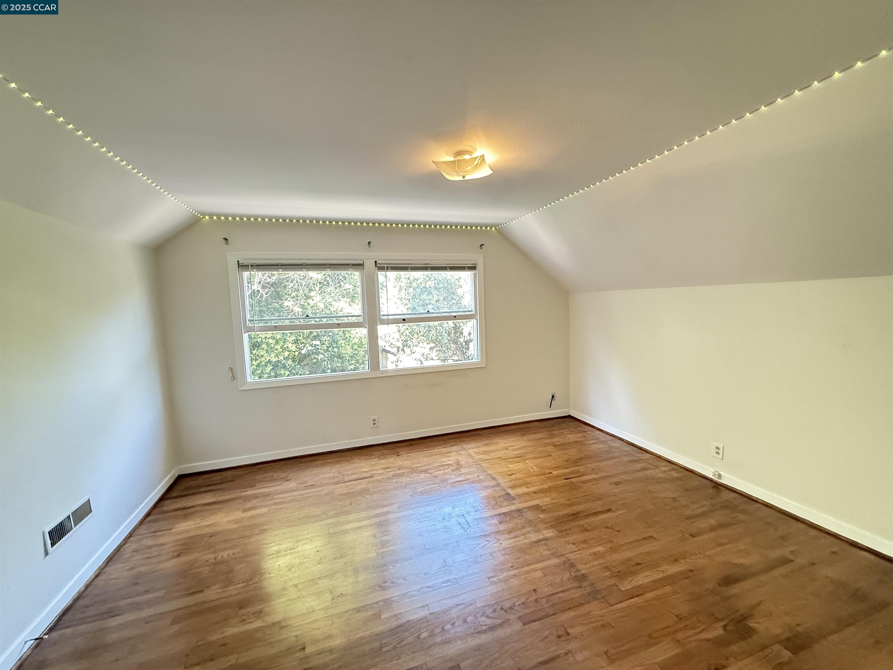 Detail Gallery Image 18 of 27 For 3055 Country Club Blvd, Stockton,  CA 95204 - 3 Beds | 2 Baths