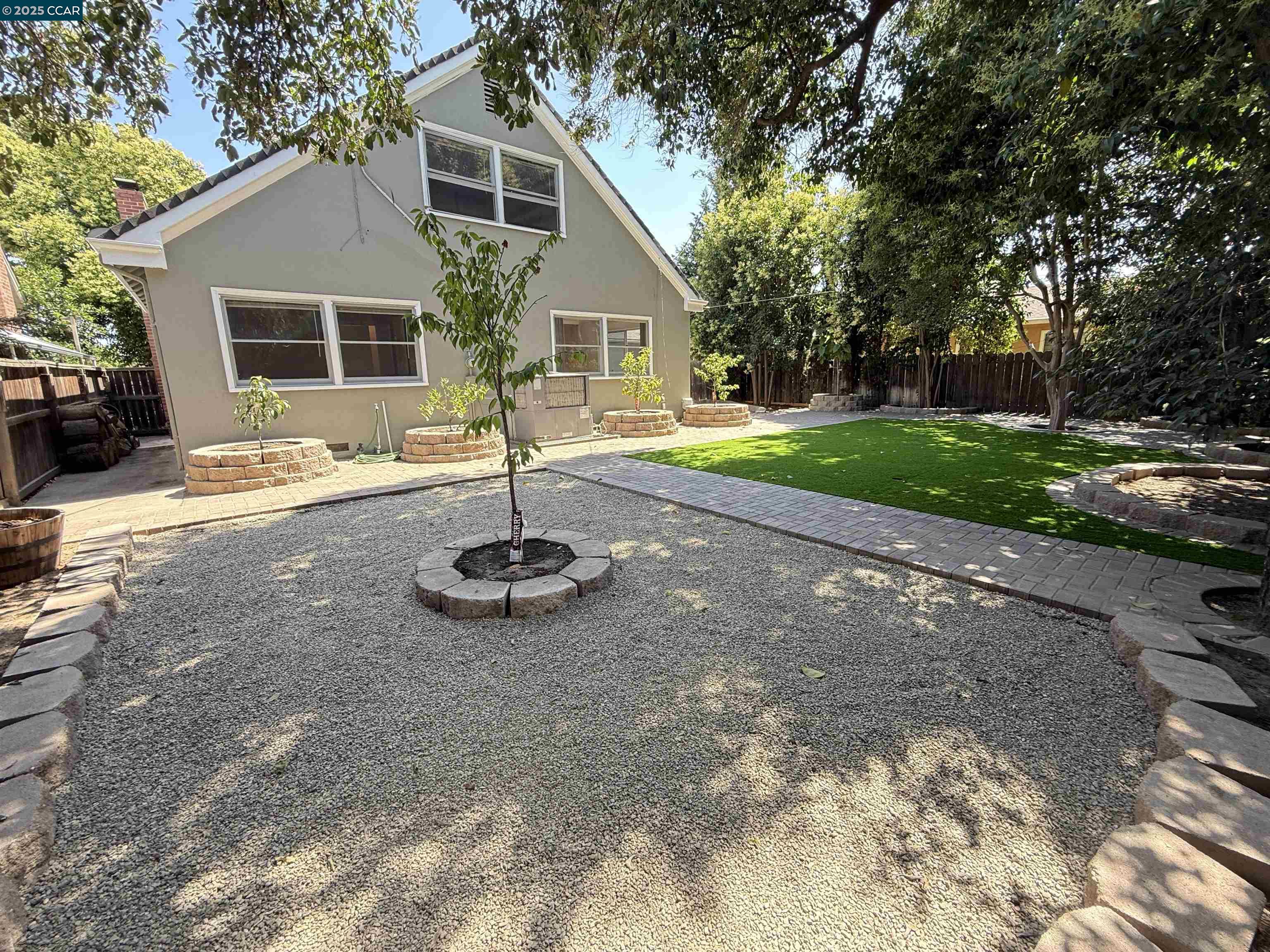 Detail Gallery Image 22 of 27 For 3055 Country Club Blvd, Stockton,  CA 95204 - 3 Beds | 2 Baths