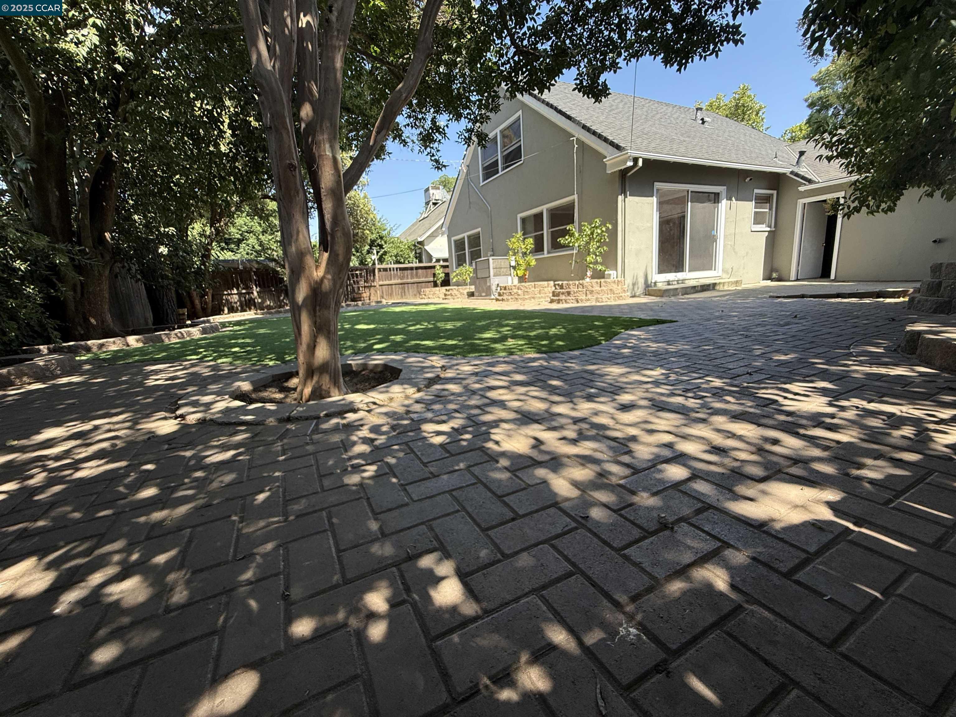 Detail Gallery Image 24 of 27 For 3055 Country Club Blvd, Stockton,  CA 95204 - 3 Beds | 2 Baths