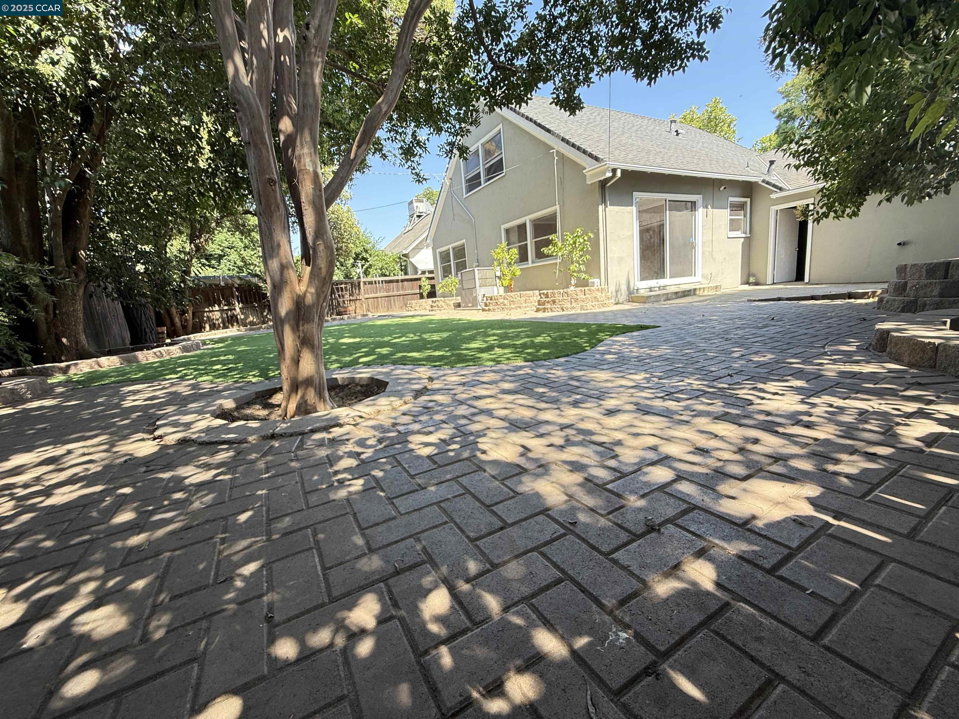 Detail Gallery Image 25 of 27 For 3055 Country Club Blvd, Stockton,  CA 95204 - 3 Beds | 2 Baths