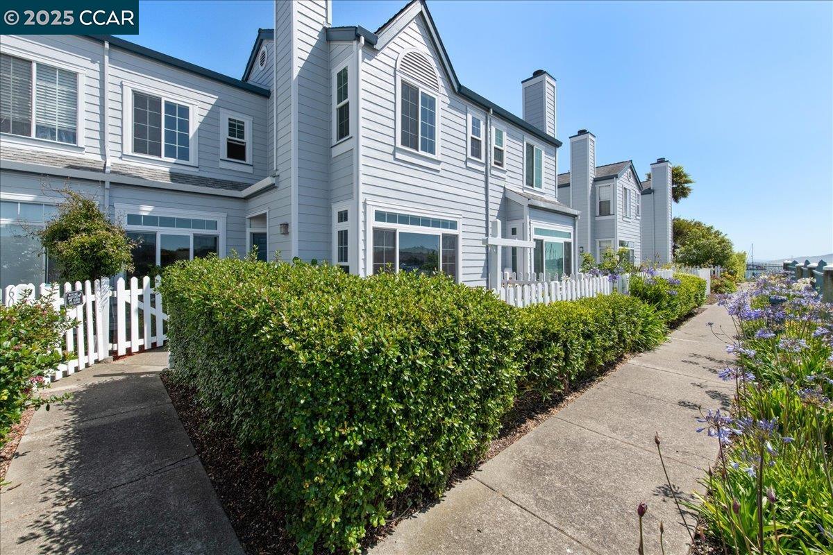 More Details about MLS # 41102349 : 609 COMMODORE DR