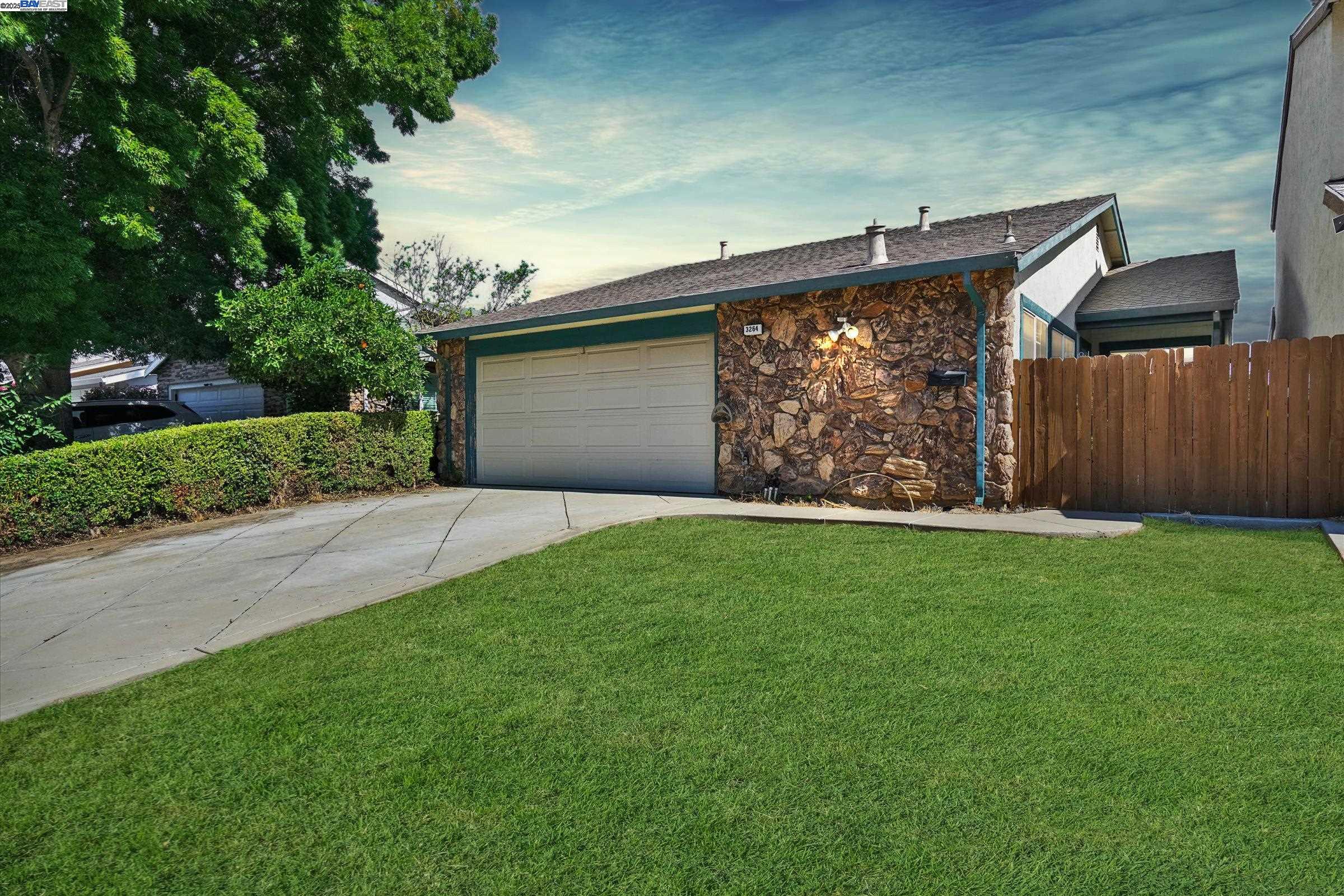 Detail Gallery Image 1 of 1 For 3264 Madrone St, Antioch,  CA 94509 - 3 Beds | 2 Baths