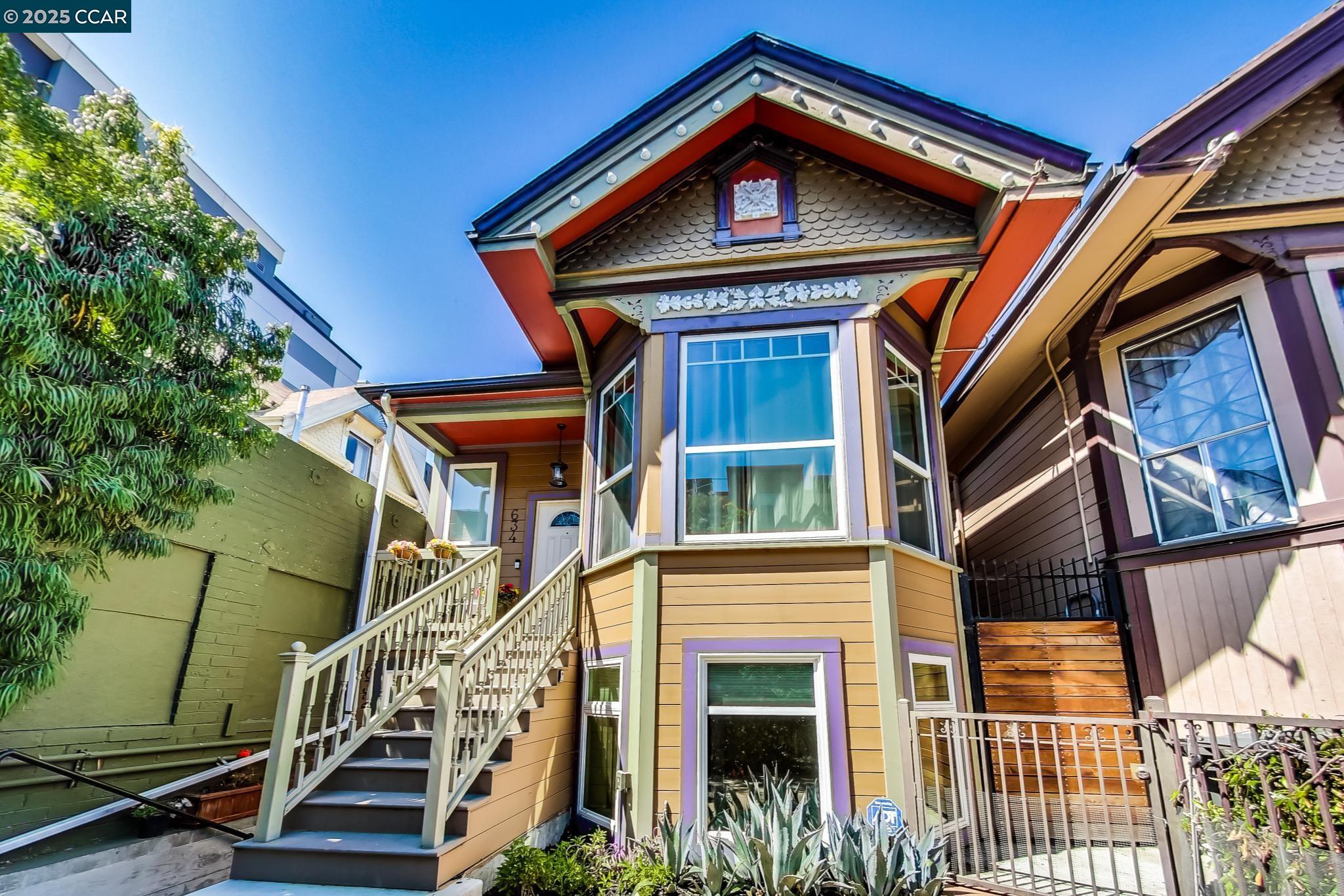 Detail Gallery Image 2 of 55 For 634 22nd St, Oakland,  CA 94612 - 5 Beds | 3/1 Baths