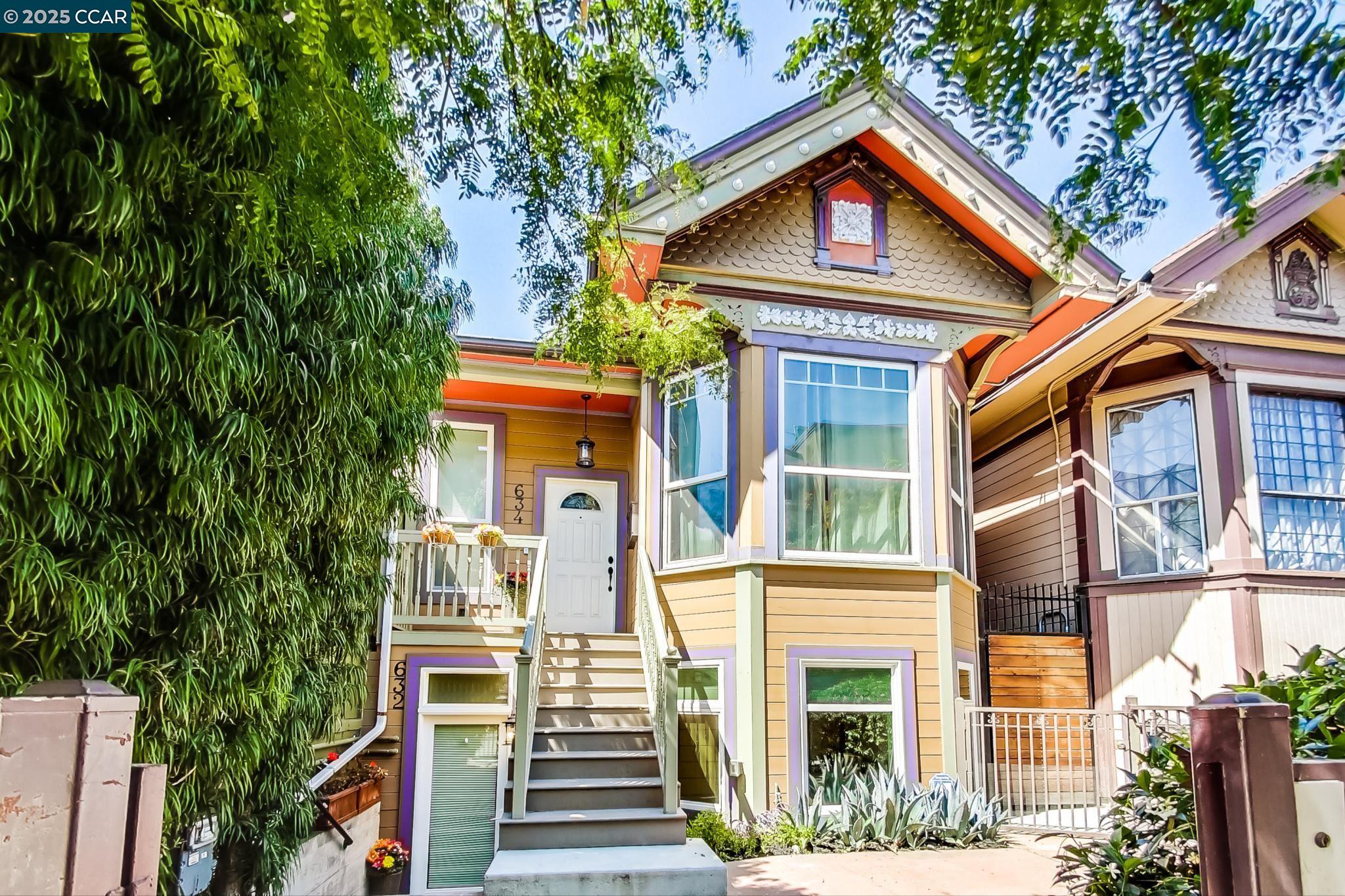 Detail Gallery Image 3 of 55 For 634 22nd St, Oakland,  CA 94612 - 5 Beds | 3/1 Baths