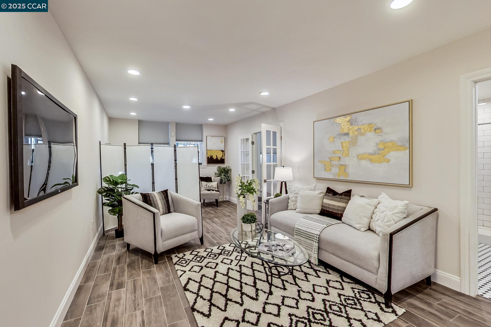 Detail Gallery Image 26 of 55 For 634 22nd St, Oakland,  CA 94612 - 5 Beds | 3/1 Baths