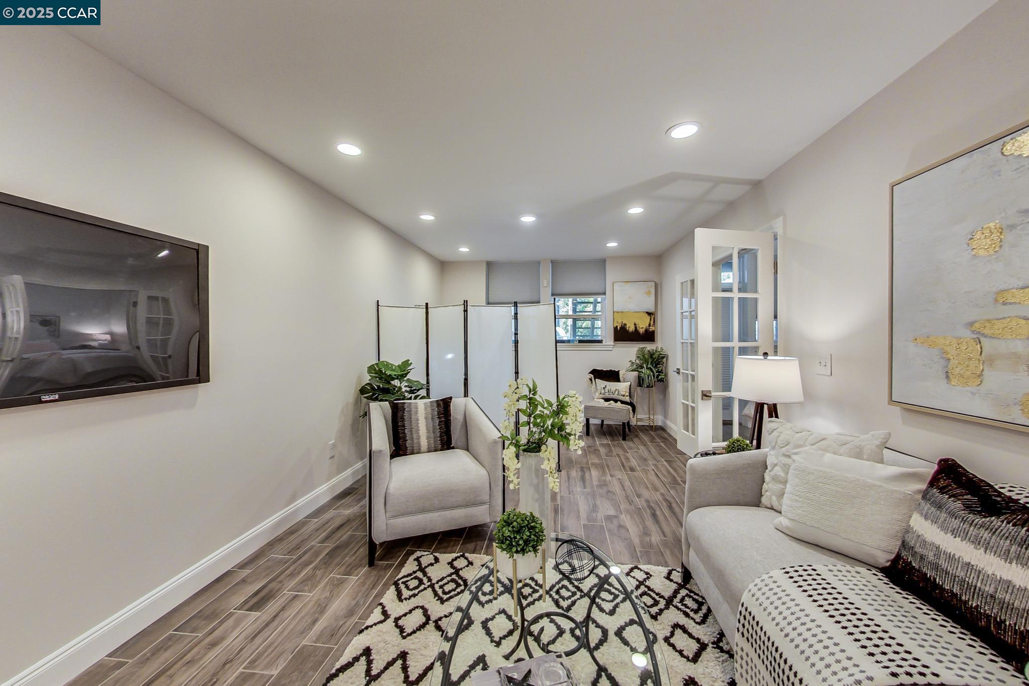 Detail Gallery Image 27 of 55 For 634 22nd St, Oakland,  CA 94612 - 5 Beds | 3/1 Baths